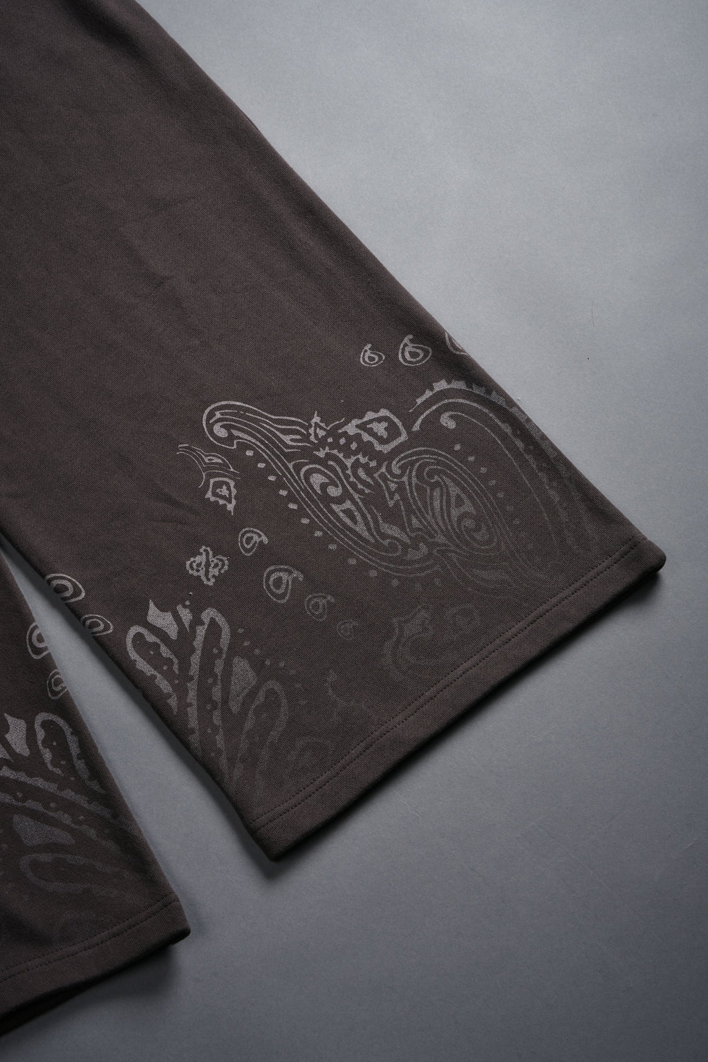 Western V2 Lennox Sweat Pants in Darc Brown — imagem 14