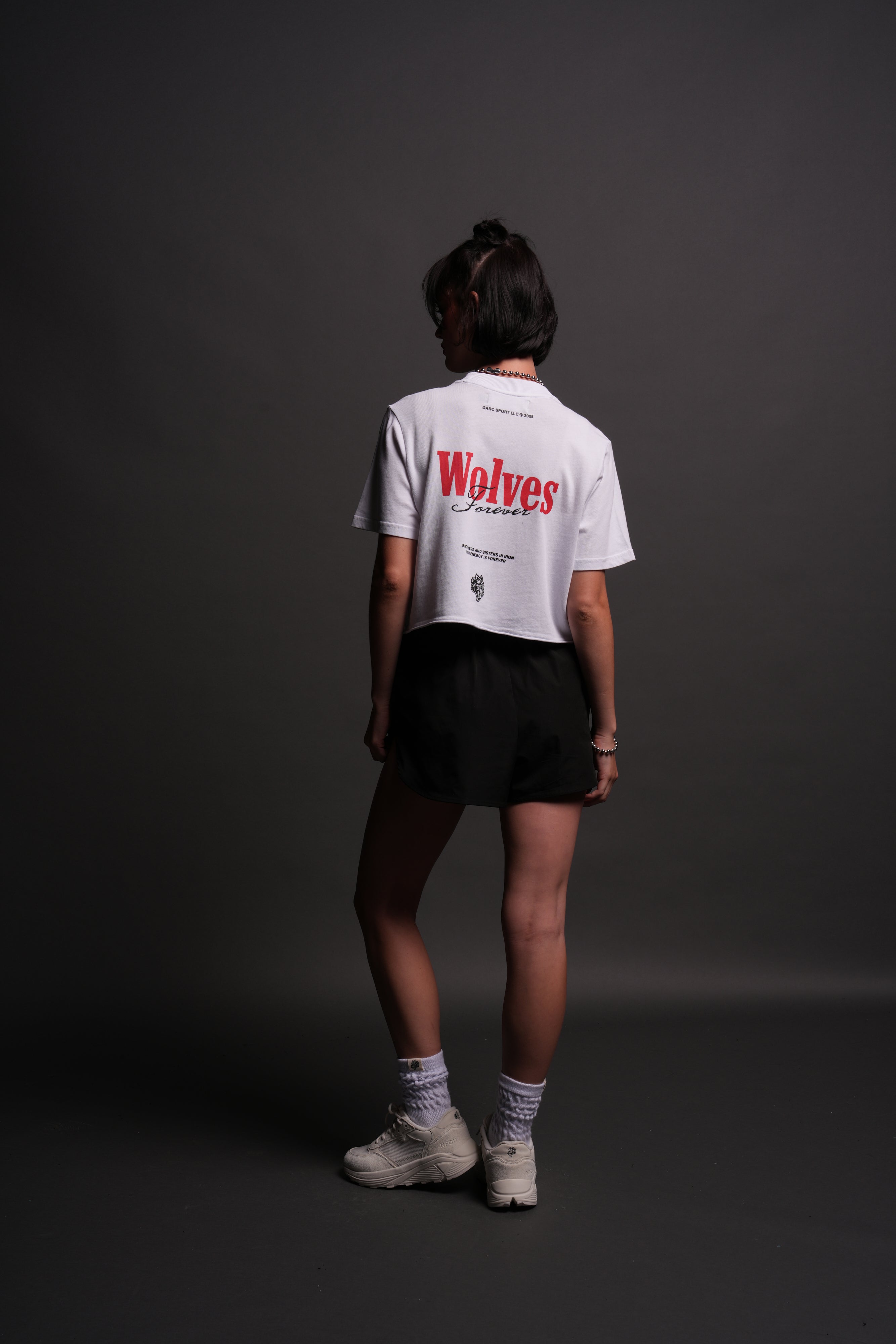 She Wlvs "Premium" (Cropped) Tee in White — imagem 6