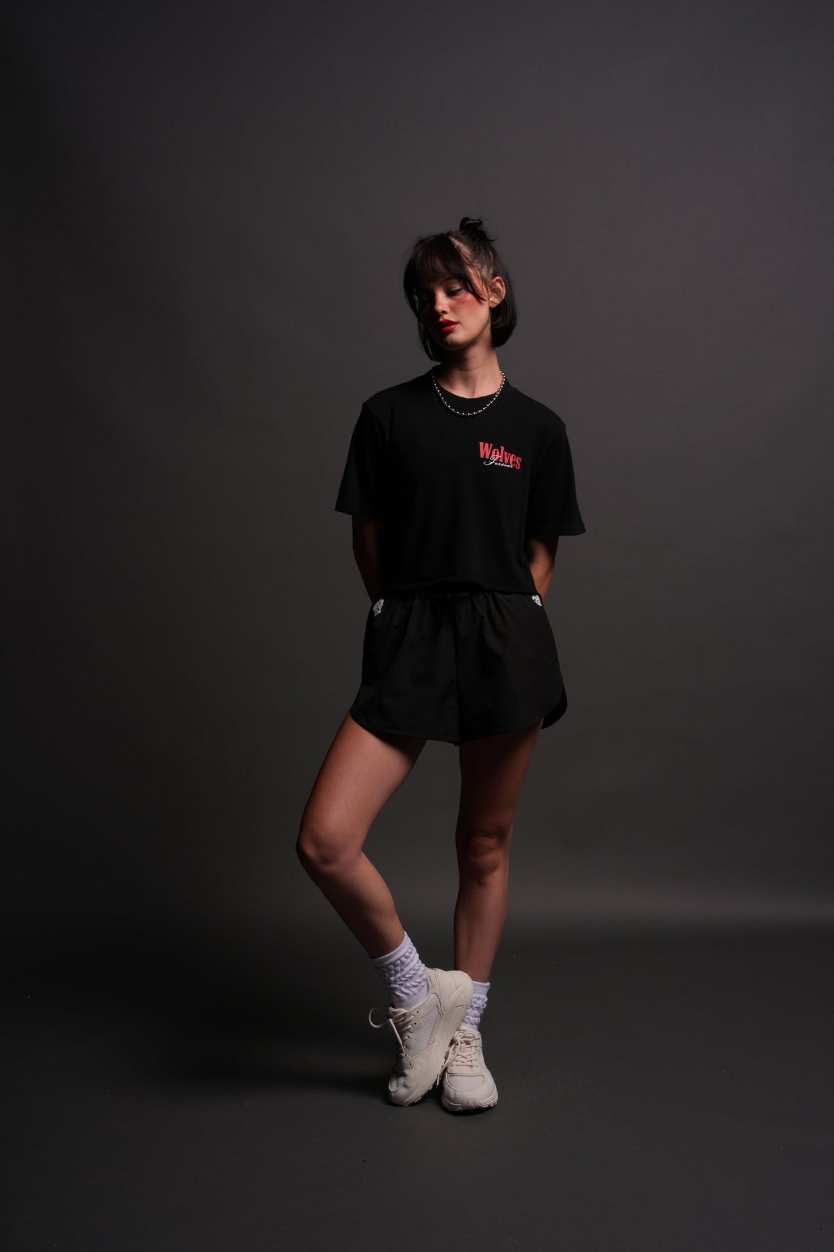 She Wlvs "Premium" (Cropped) Tee in Black - imagem 5