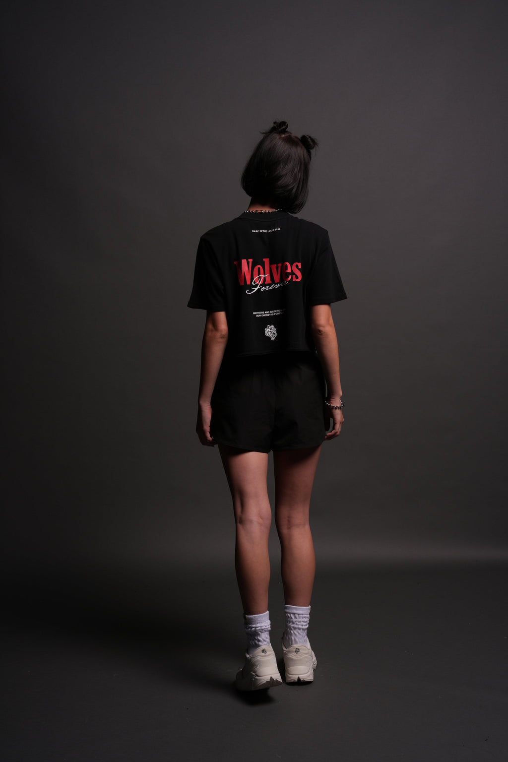 She Wlvs "Premium" (Cropped) Tee in Black — imagem 6