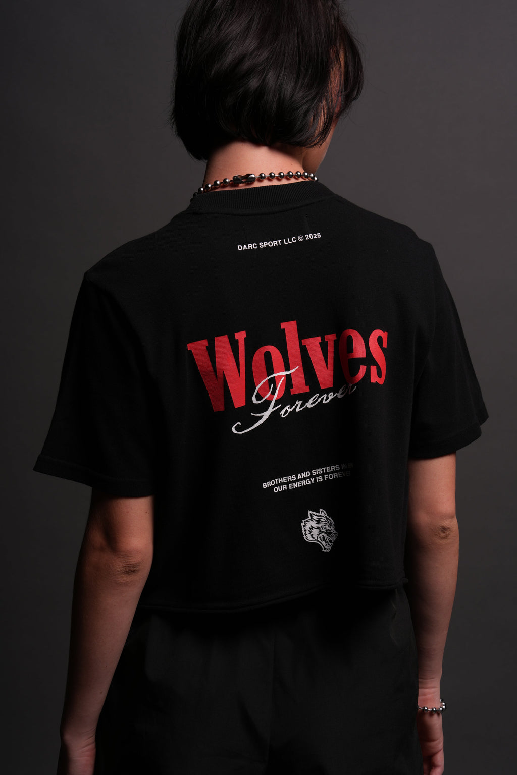 She Wlvs "Premium" (Cropped) Tee in Black — imagem 1