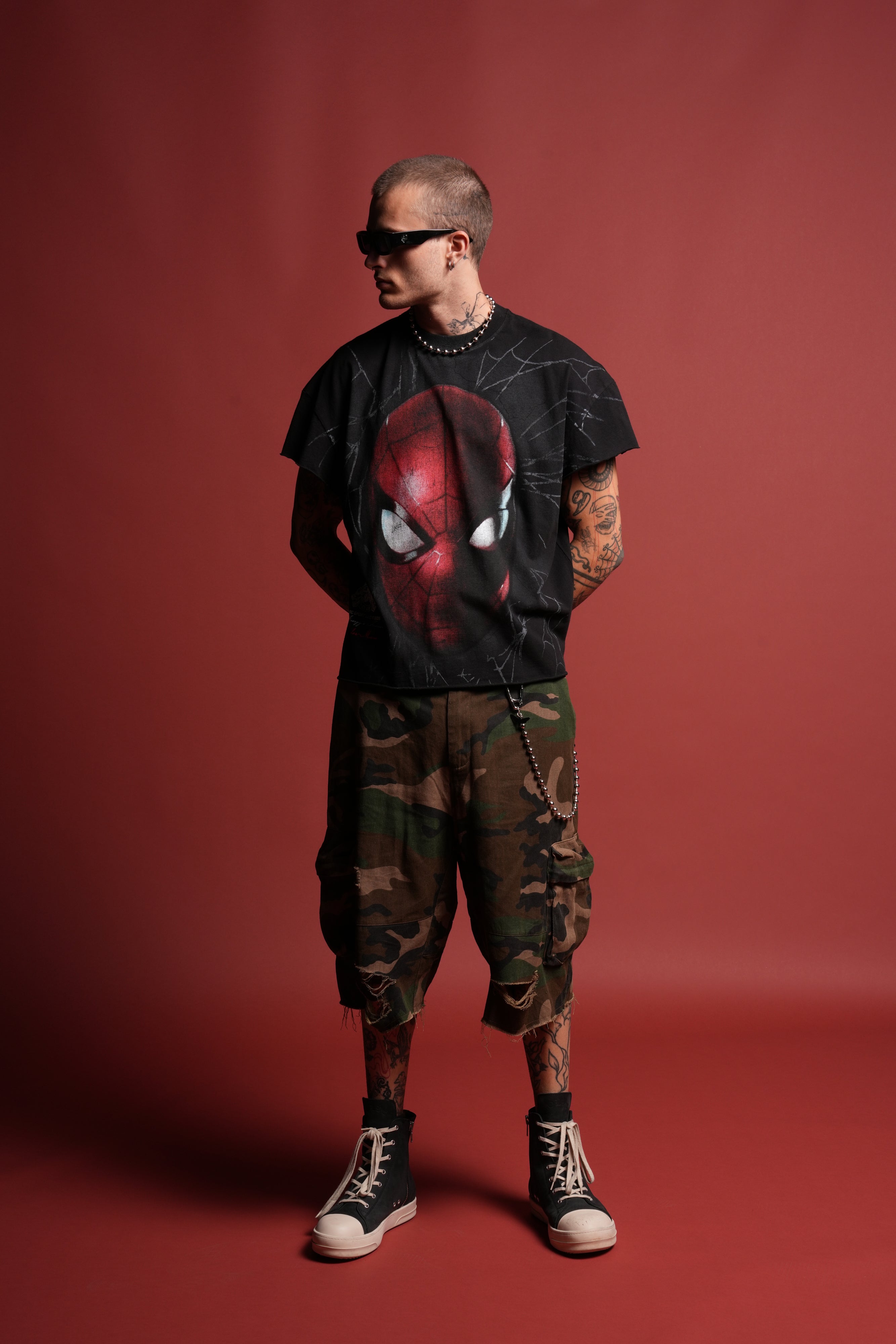 Web Of Darkness Grunge Mid Length Raw Hem Cap Sleeve Tee in Black