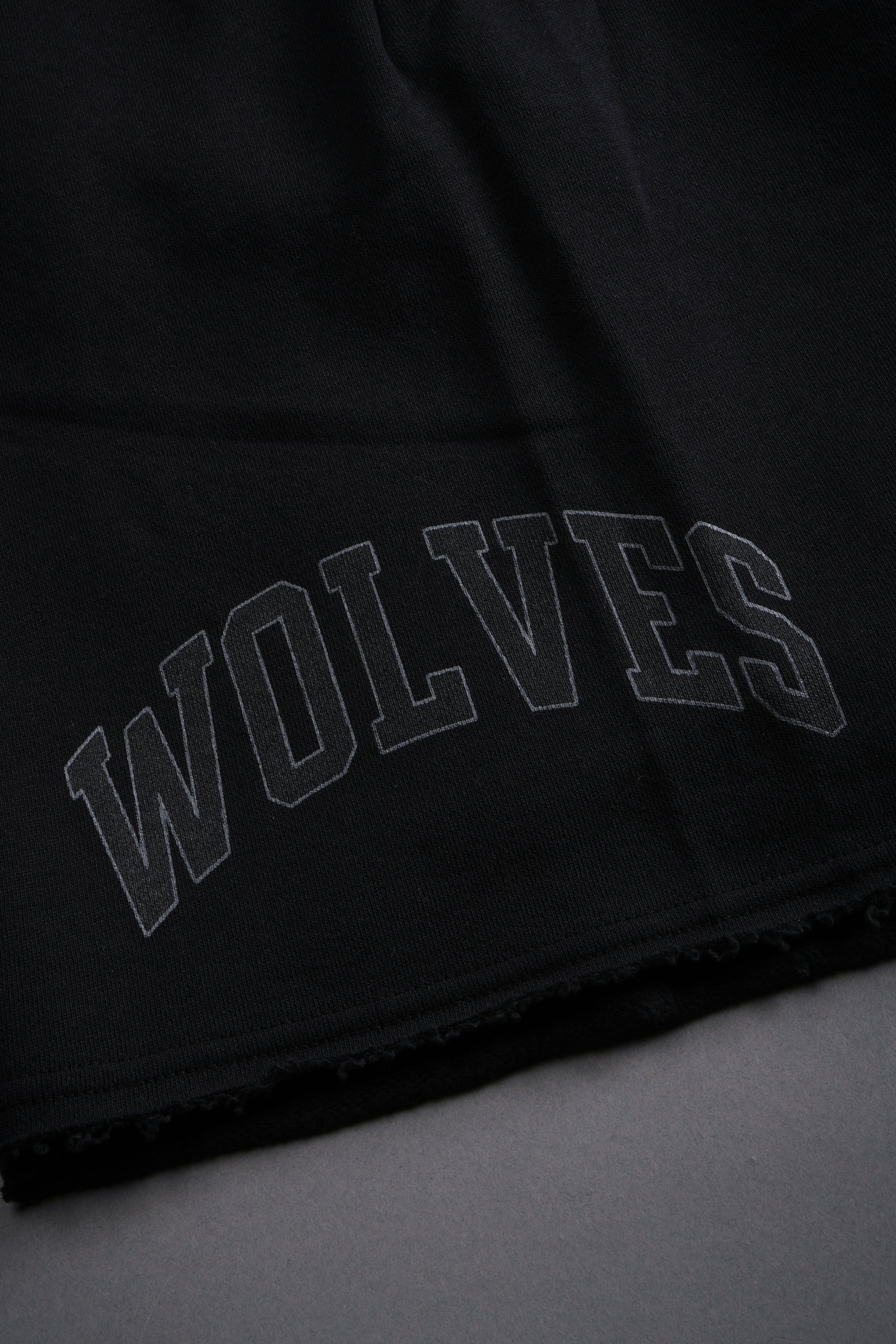 Loyalty Frvr Raw Hem Oversized Post Lounge Sweat Shorts in Black — imagem 8