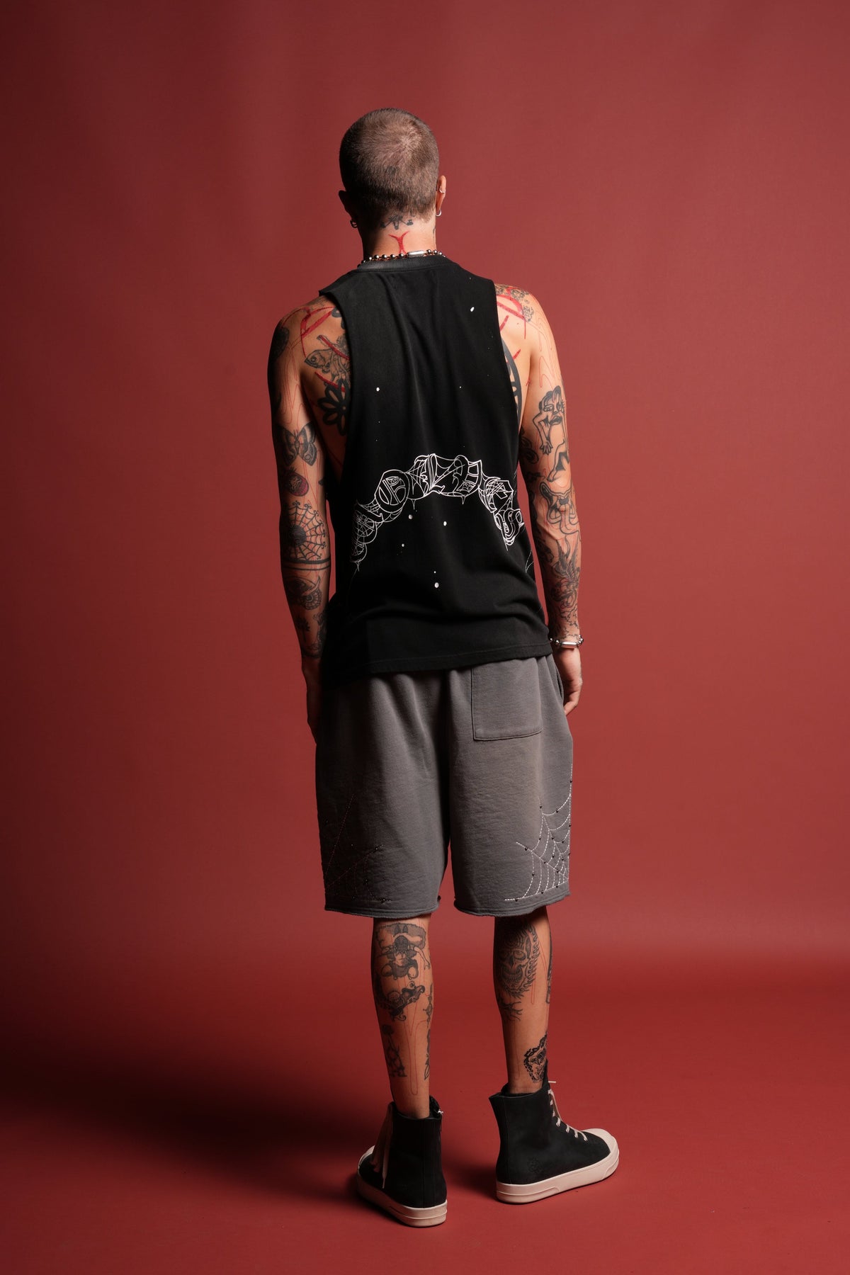 Sashiko Webs Grunge Brock Sweat Short in Slate Gray Sun Fade - imagem 5