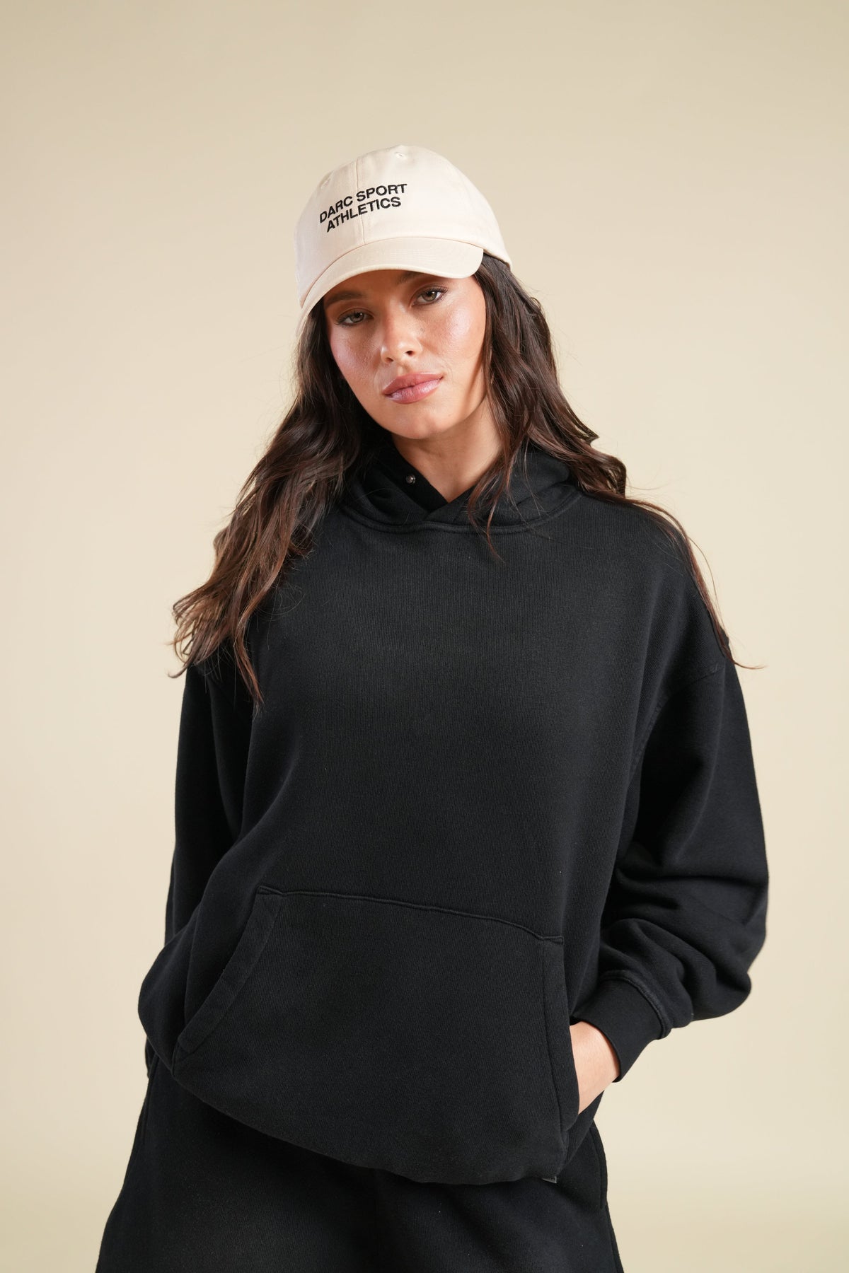Back Cursive Wolves "Pierce" Hoodie in Black Sun Fade — imagem 2