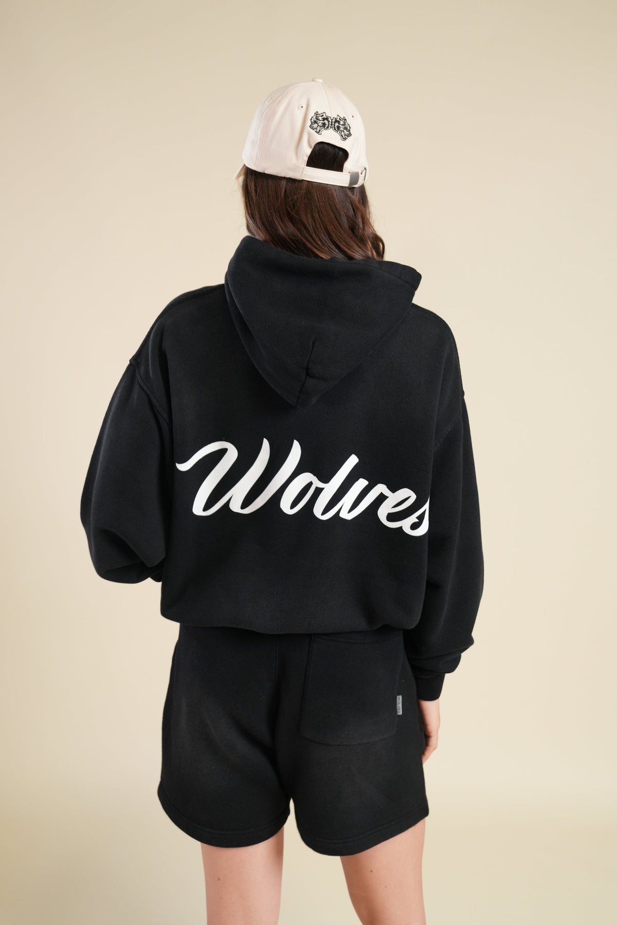 Back Cursive Wolves "Pierce" Hoodie in Black Sun Fade — imagem principal