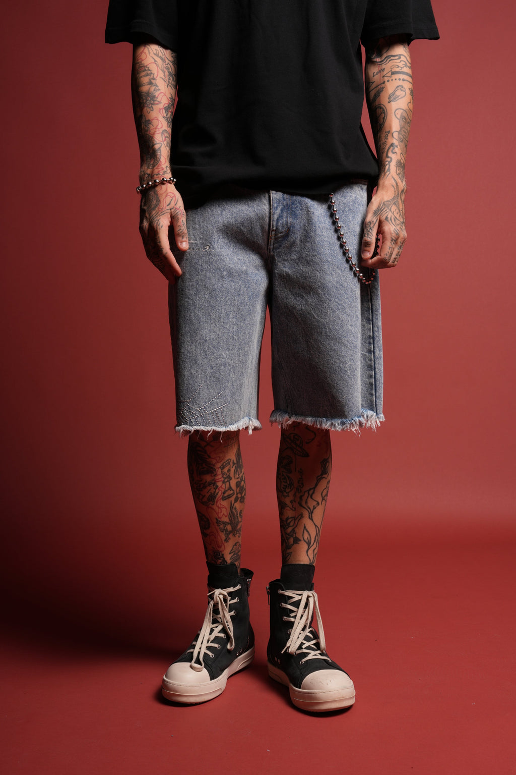 Sashiko Webs Ash Denim Jean Short in Light Wash