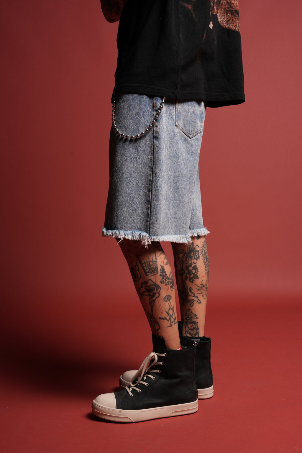 Sashiko Webs Ash Denim Jean Short in Light Wash