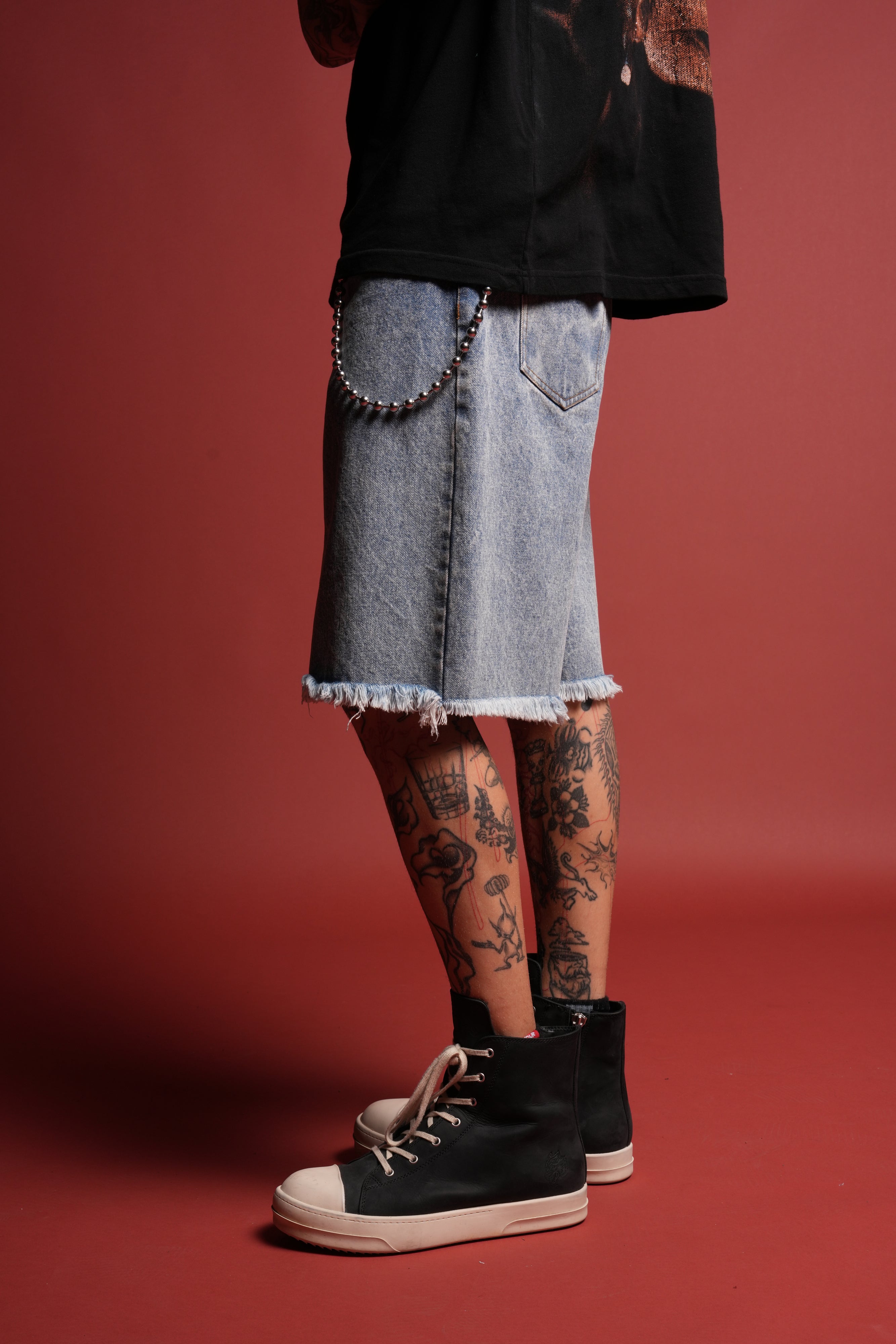 Sashiko Webs Ash Denim Jean Short in Light Wash