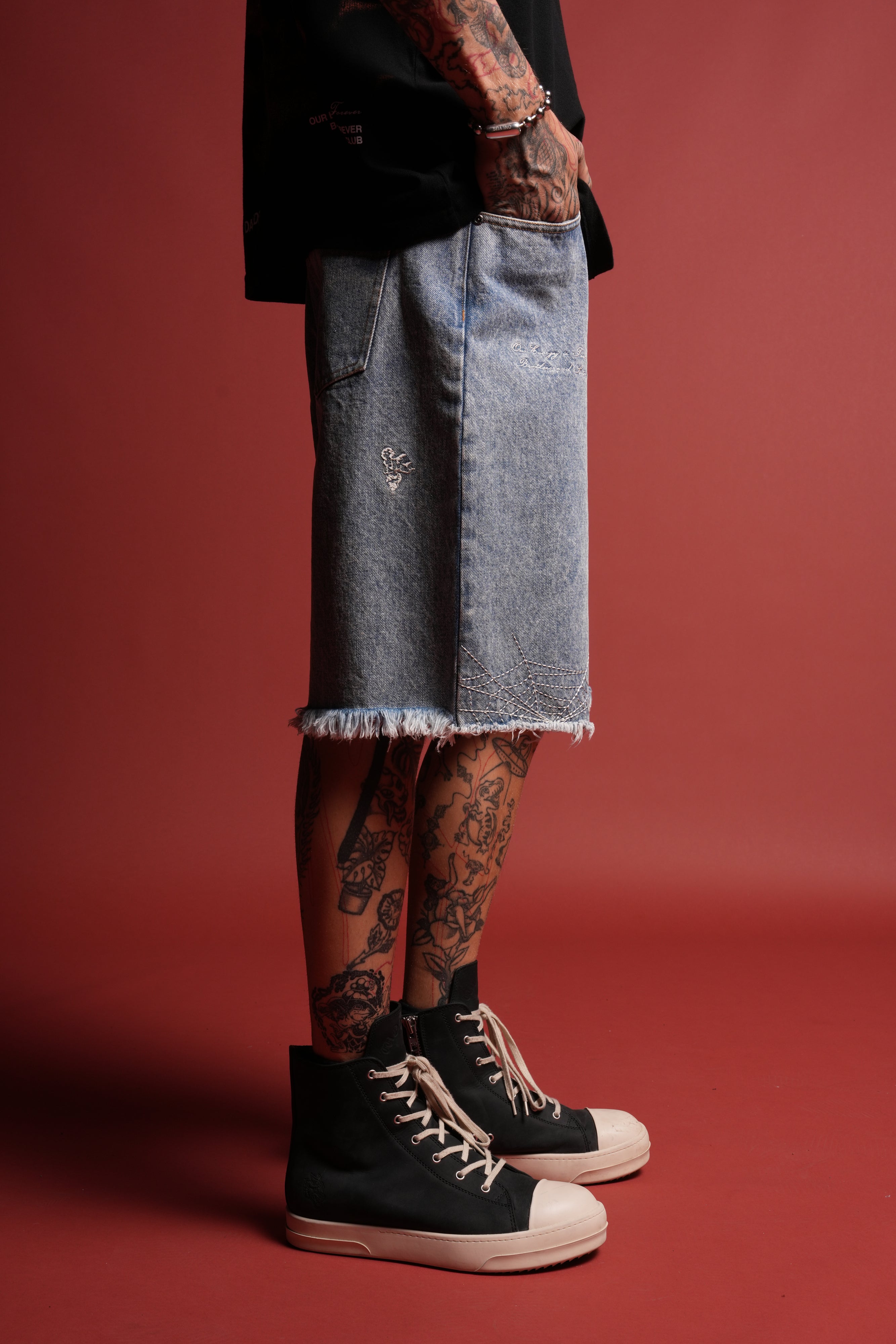 Sashiko Webs Ash Denim Jean Short in Light Wash