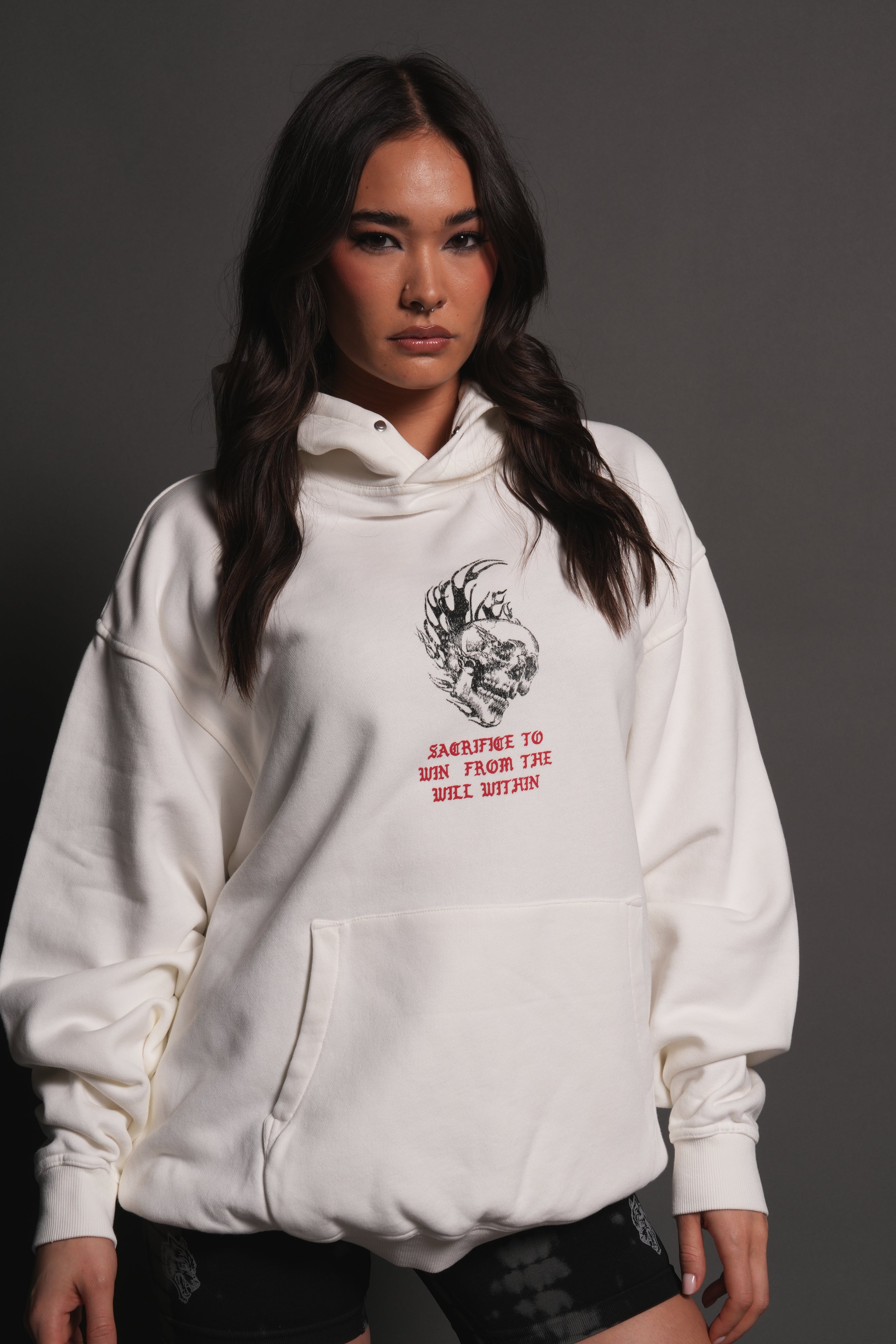 Flame Skull Pierce Hoodie in Cream — imagem 9