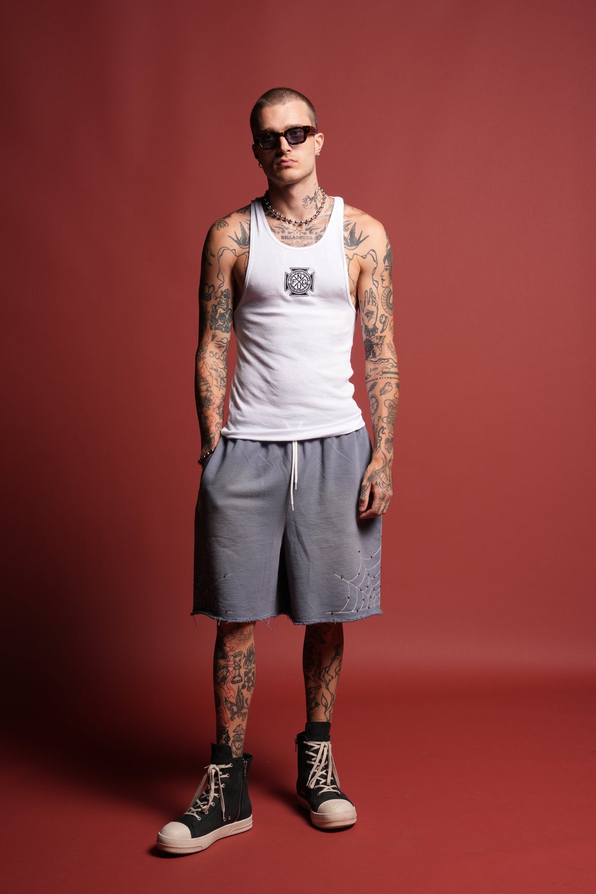 Sashiko Webs Grunge Brock Sweat Short in Norse Blue Sun Fade - imagem 4