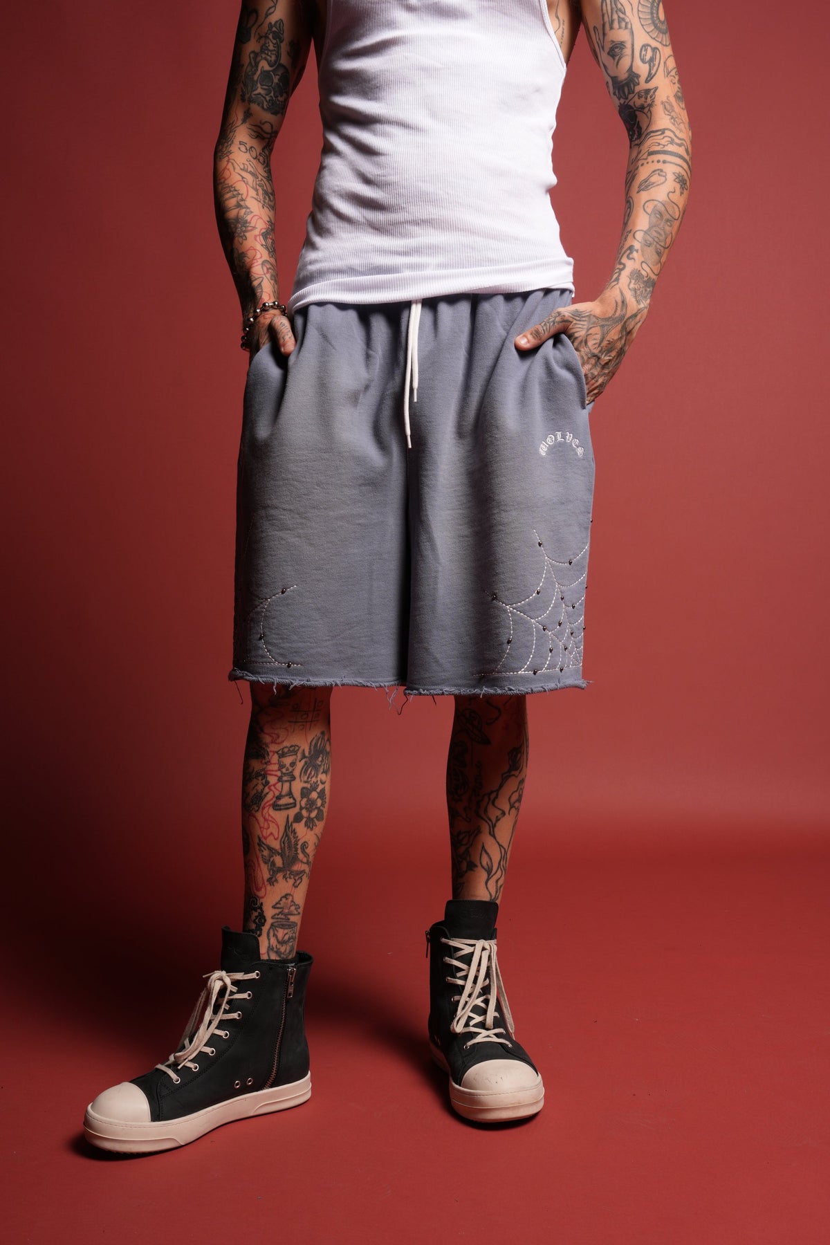 Sashiko Webs Grunge Brock Sweat Short in Norse Blue Sun Fade - imagem 1