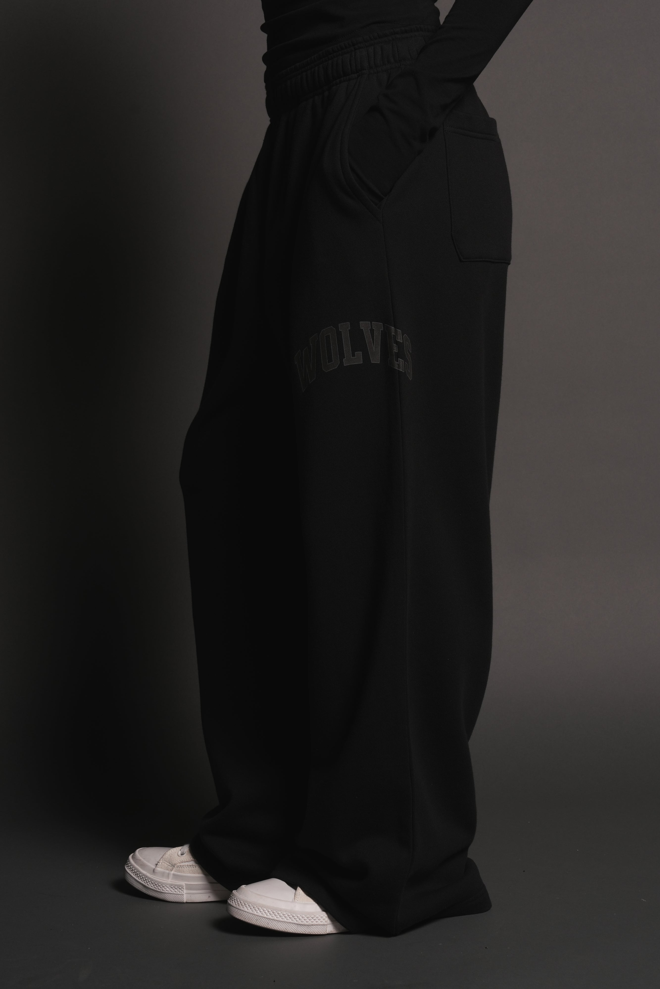 Loyalty Frvr Lennox Sweat Pants in Black — imagem 10