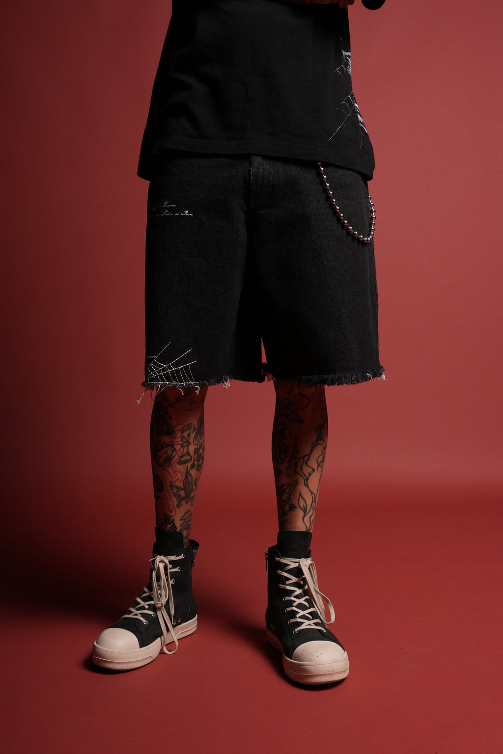 Sashiko Webs Ash Denim Jean Short in Black