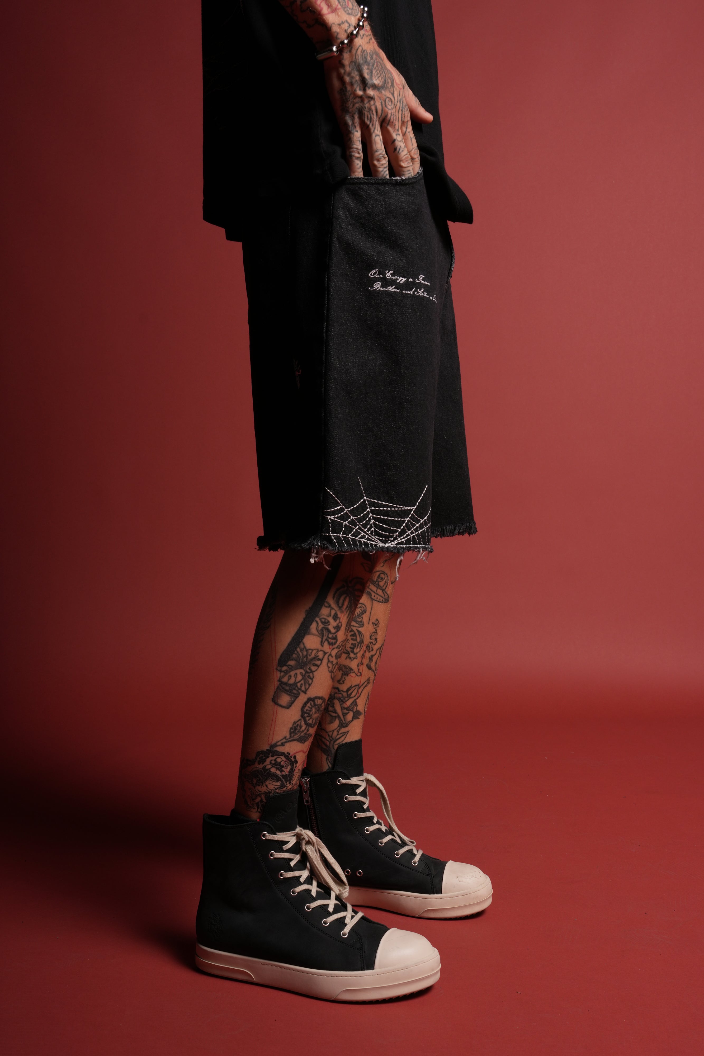 Sashiko Webs Ash Denim Jean Short in Black