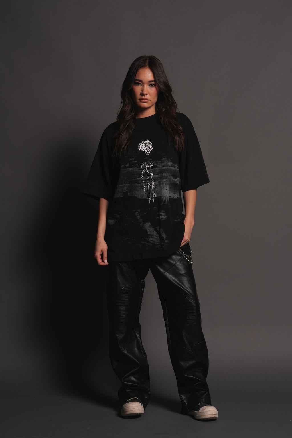 Our Journey Premium Oversized Tee in Black — imagem 11