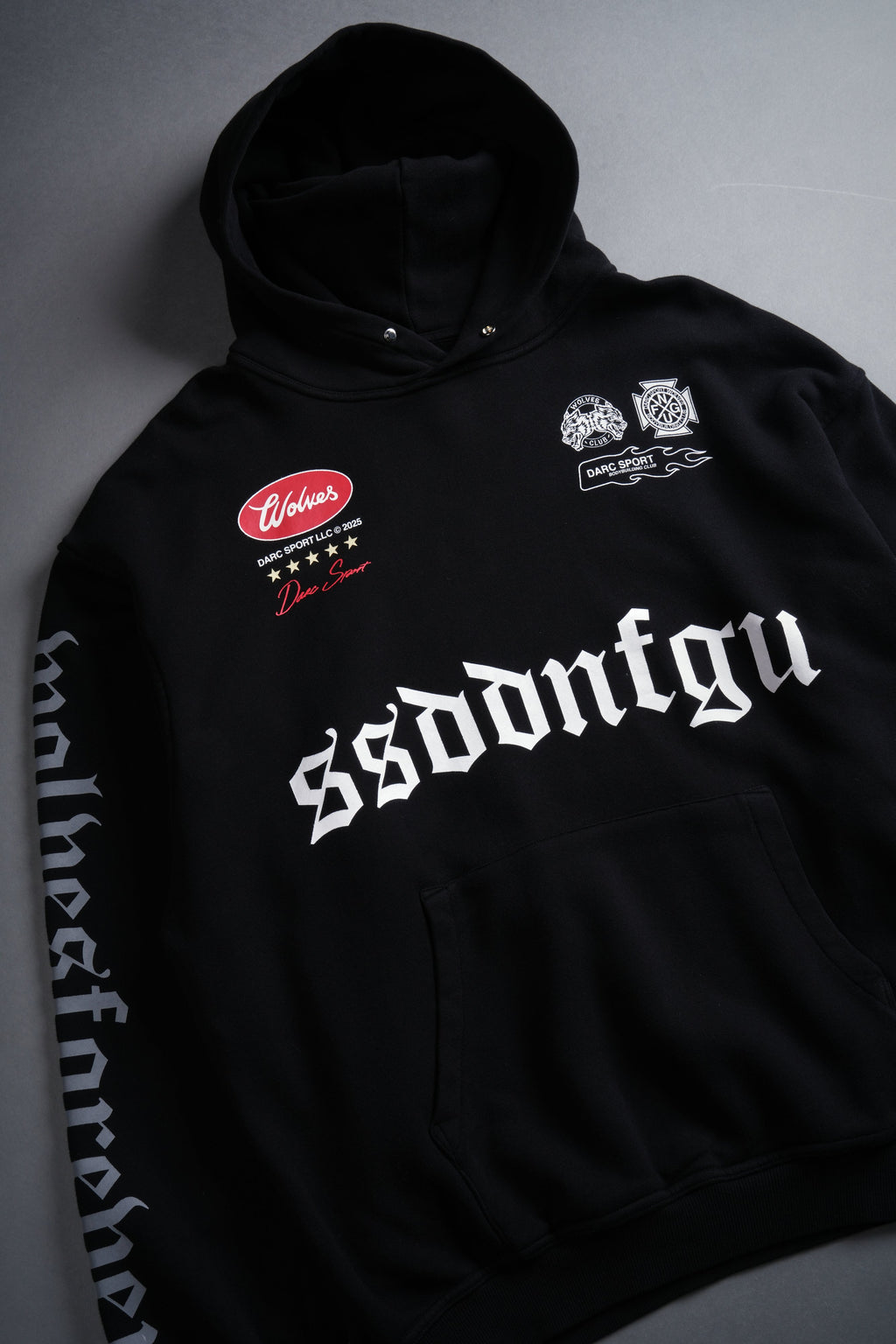 Us Forever "Pierce" Hoodie in Black — imagem 7