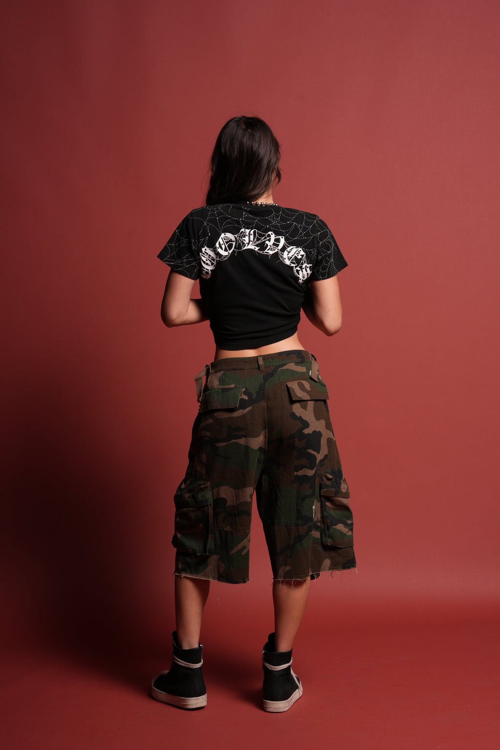 Sheshiko Web Timeless Tee in Black - imagem 4