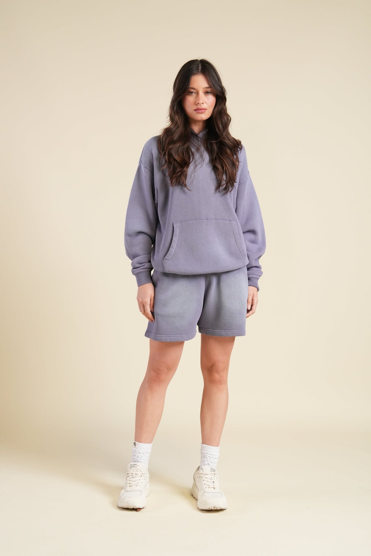 Back Cursive Wolves "Pierce" Hoodie in Iris Sun Fade — imagem 3