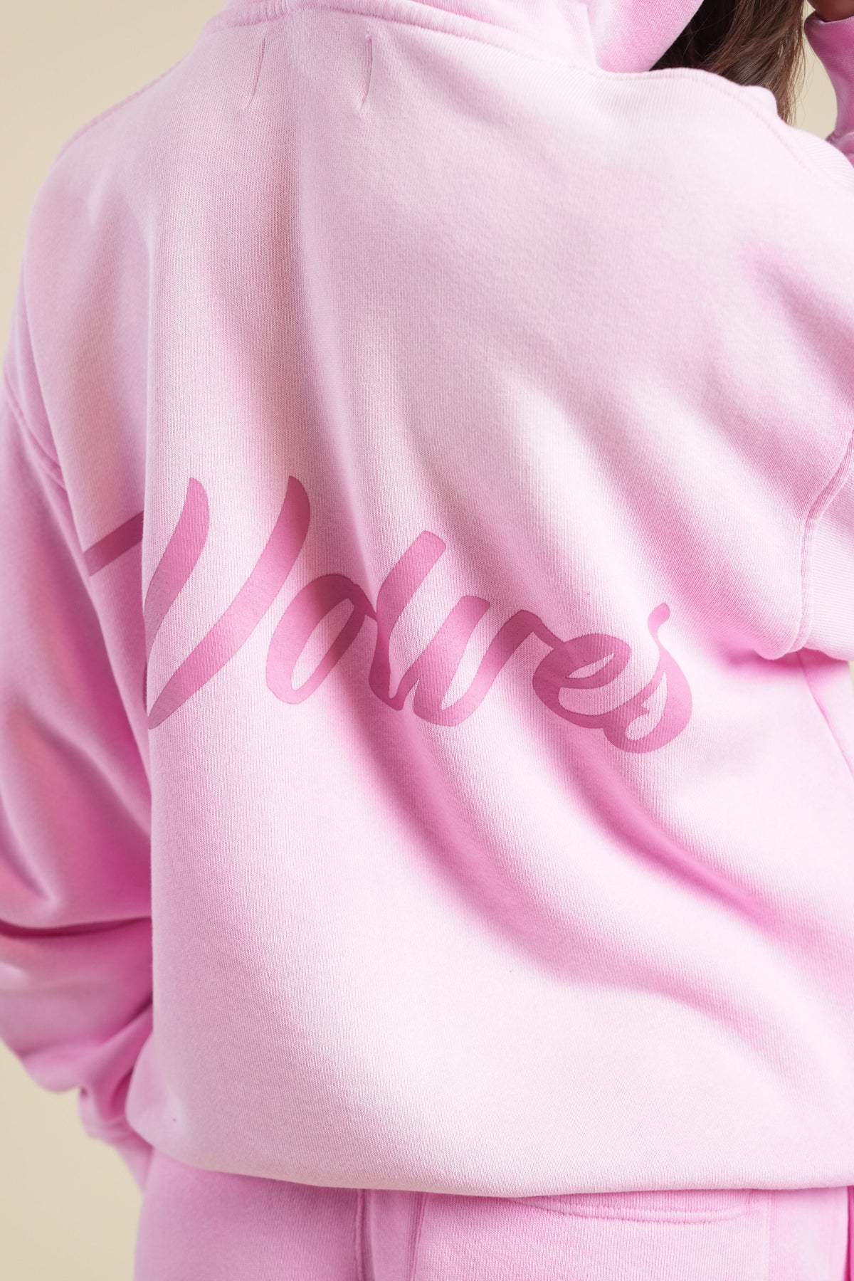 Back Cursive Wolves "Pierce" Hoodie in Pink Pearl Sun Fade — imagem 4