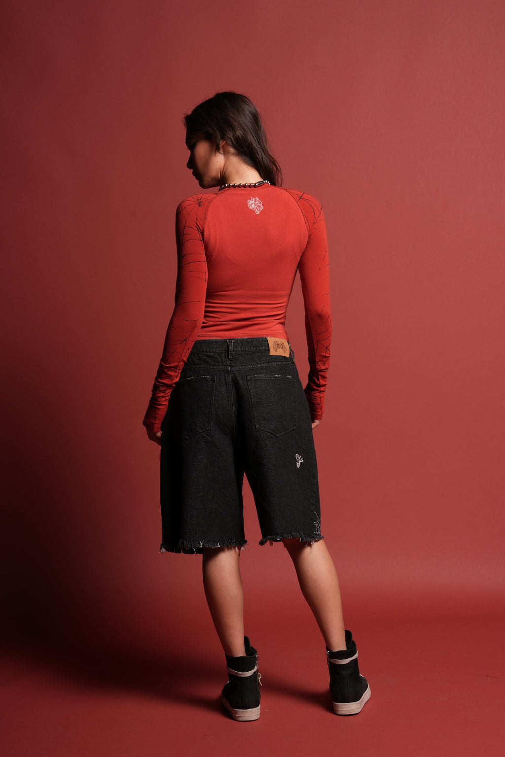 Star Moth Raglan Ringer Ls Tee in Roman Red