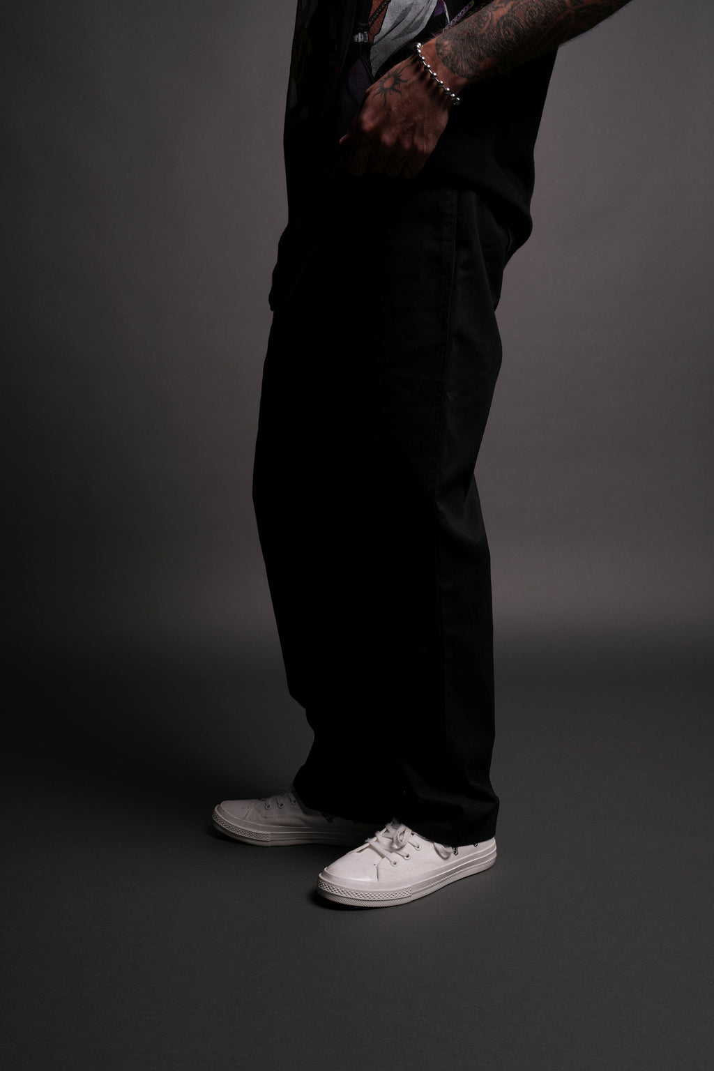 Wolf Chopper Pip Pants in Black — imagem 6