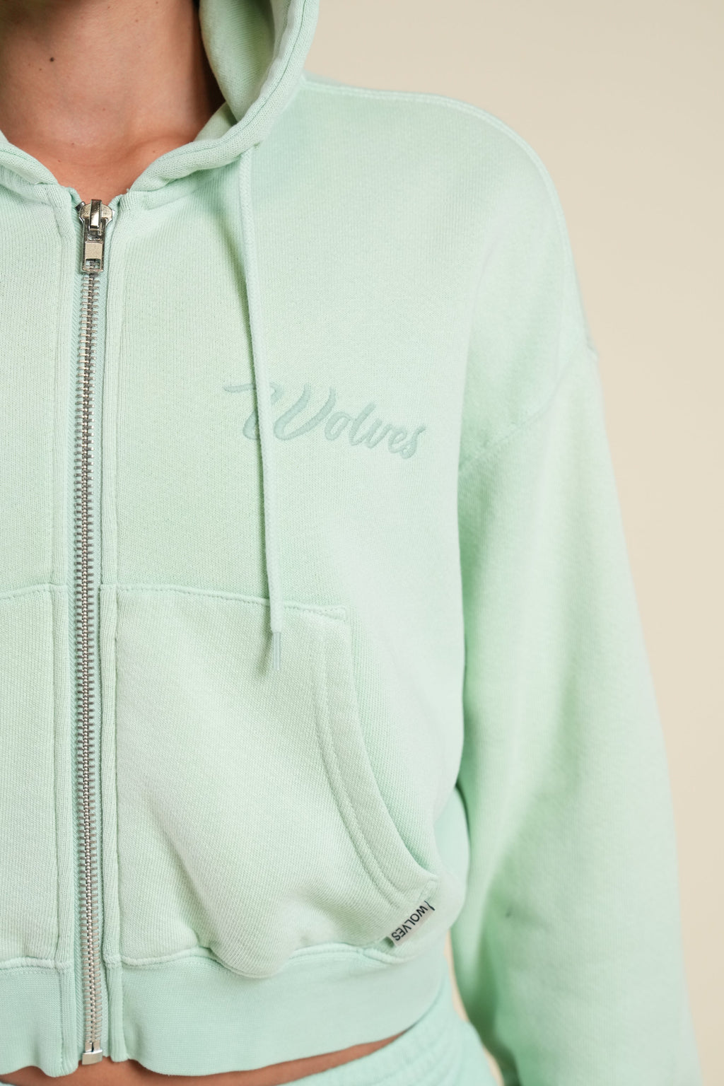 Cursive Wolves "Sage" Cropped Zip Hoodie in Honeydew Sun Fade — imagem 5