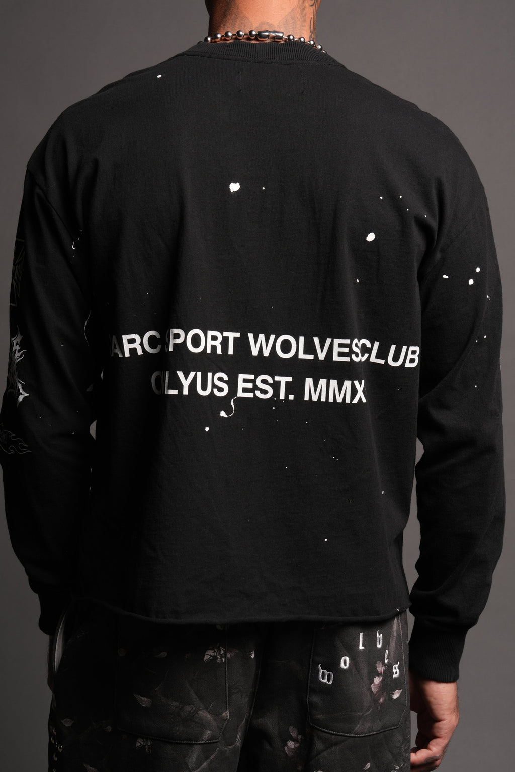 Club Core Grunge Mid Length Raw Hem Ls Tee In Black - imagem 8