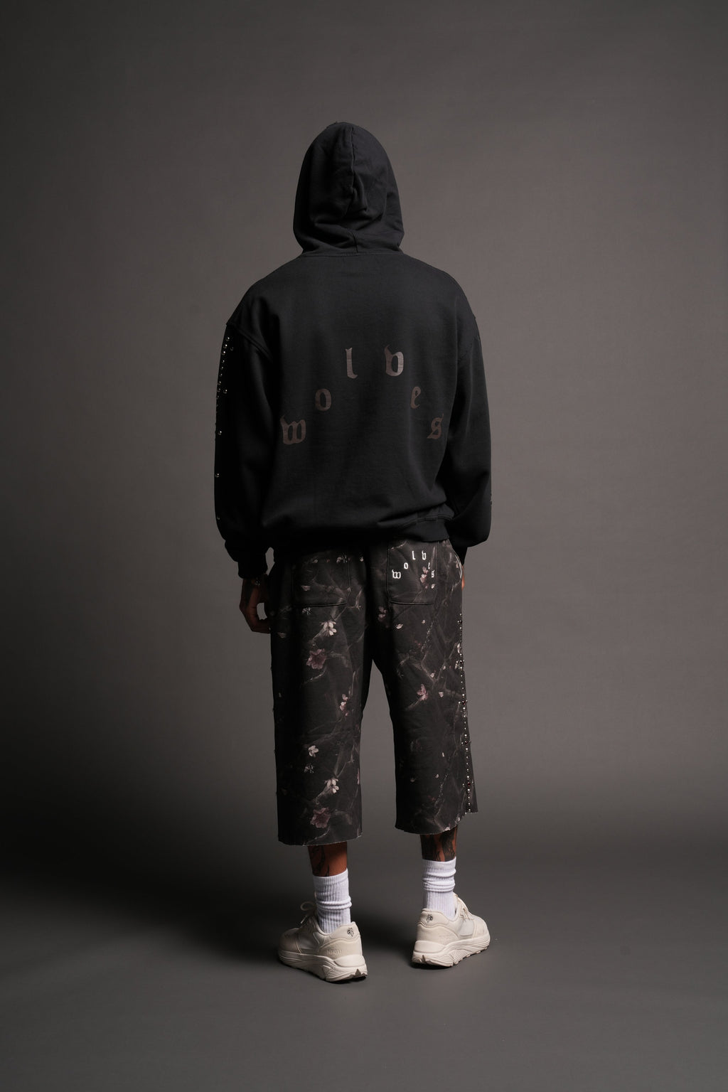 Wolves Heritage Grunge Moatis Hoodie In Black - imagem 6
