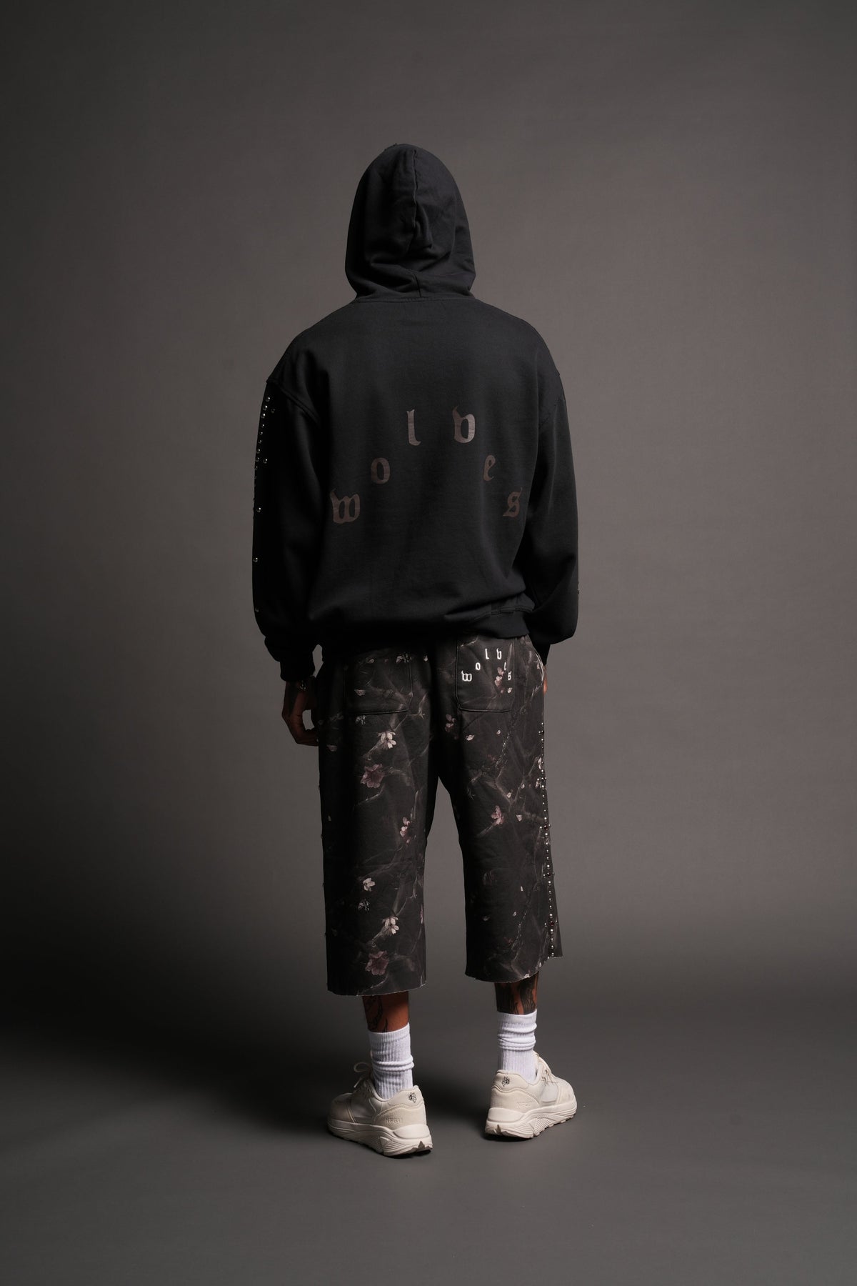 Wolves Heritage Grunge Moatis Hoodie In Black - imagem 6
