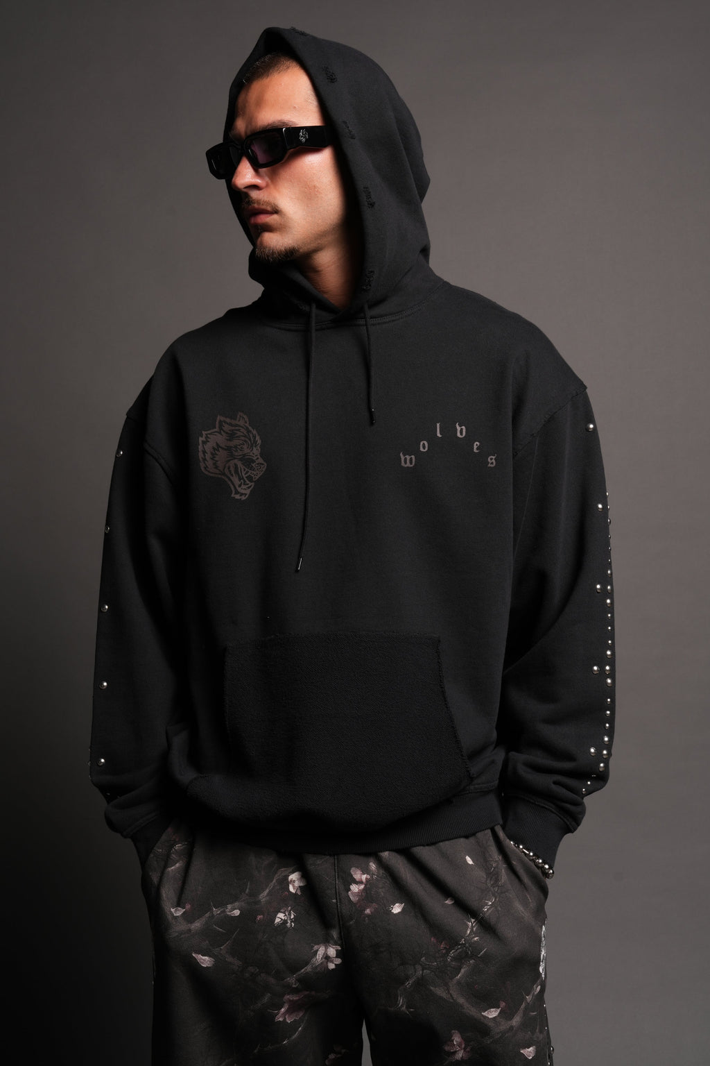 Wolves Heritage Grunge Moatis Hoodie In Black - imagem 4