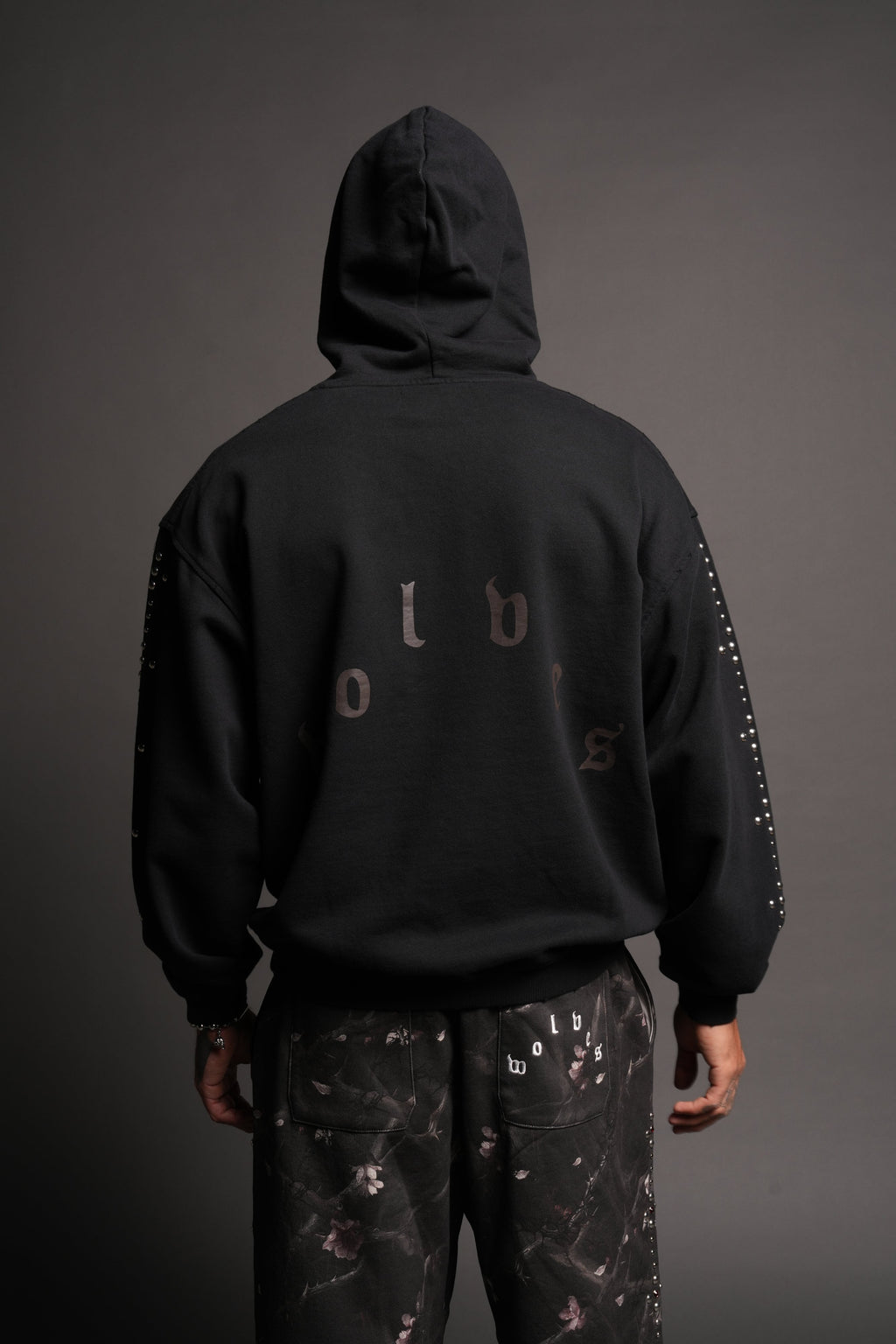 Wolves Heritage Grunge Moatis Hoodie In Black - imagem 2