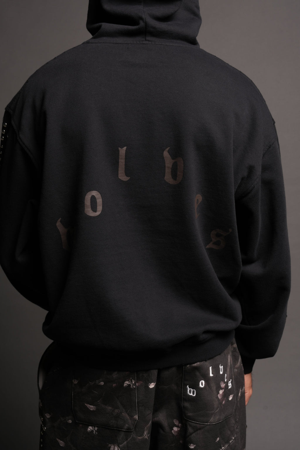 Wolves Heritage Grunge Moatis Hoodie In Black - imagem 8