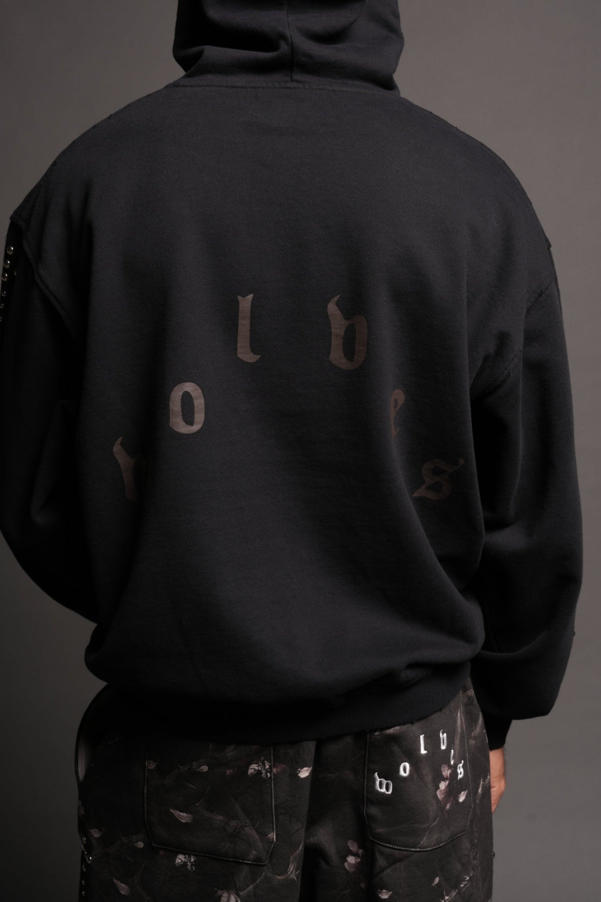 Wolves Heritage Grunge Moatis Hoodie In Black - imagem 8
