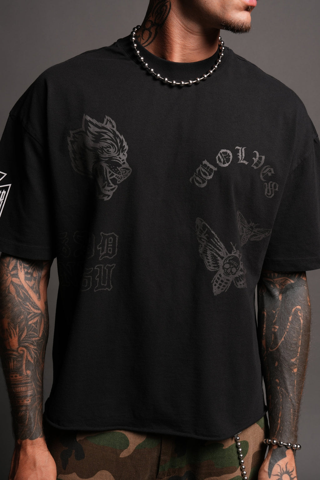 Flash Core Grunge Mid Length Raw Hem Tee In Black - imagem 7