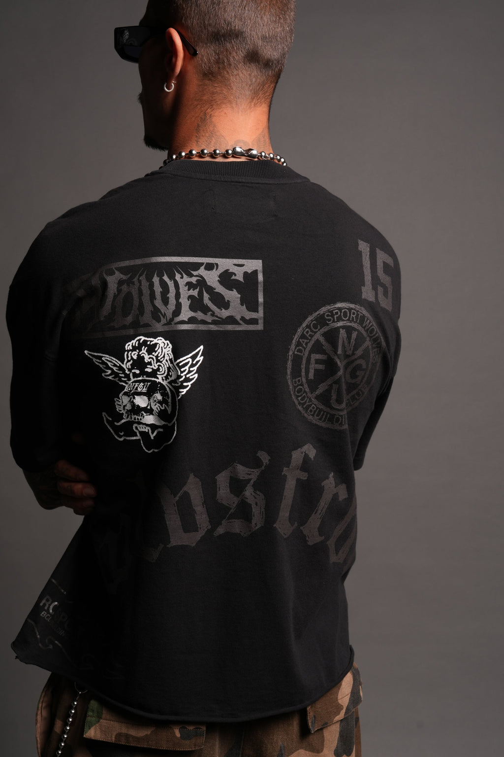 Flash Core Grunge Mid Length Raw Hem Tee In Black - imagem 8