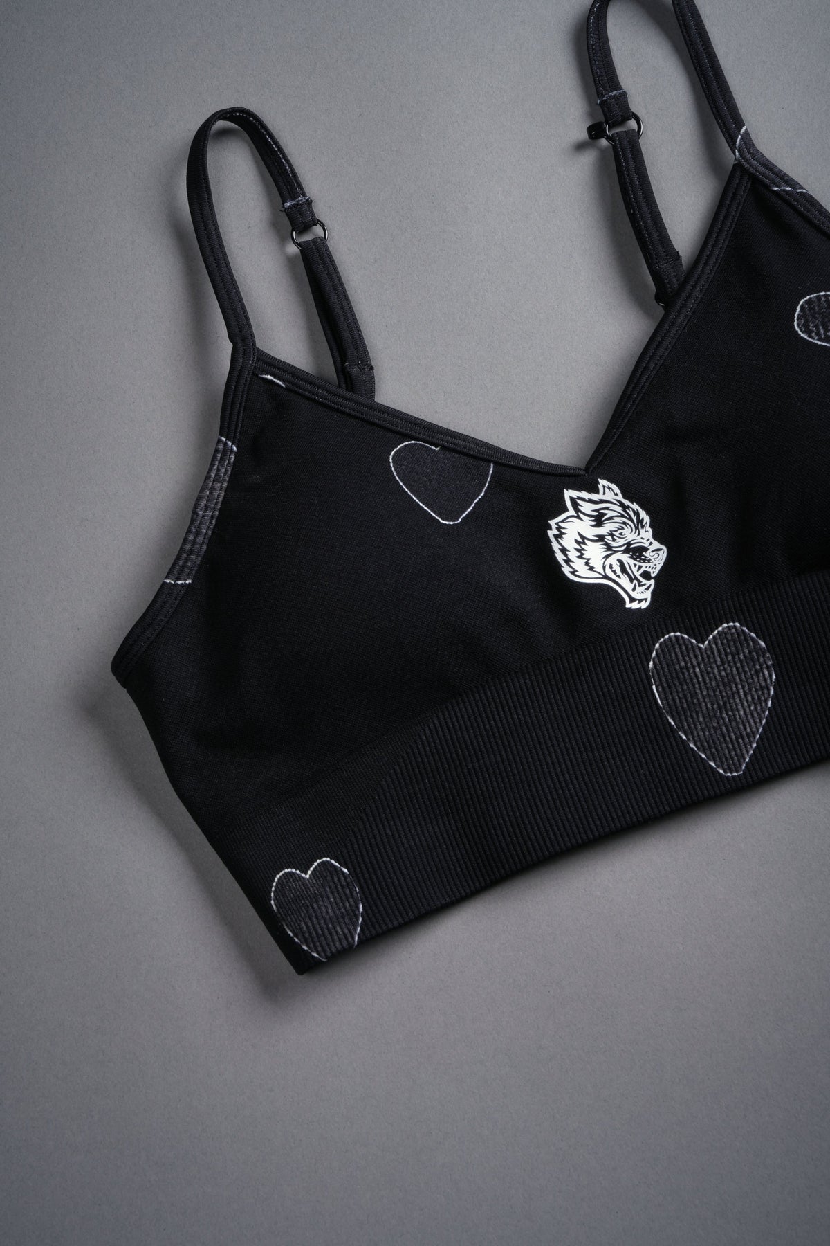 Her Energy "Everson" Seamless Sports Bra in Heart Candy Black - imagem 10