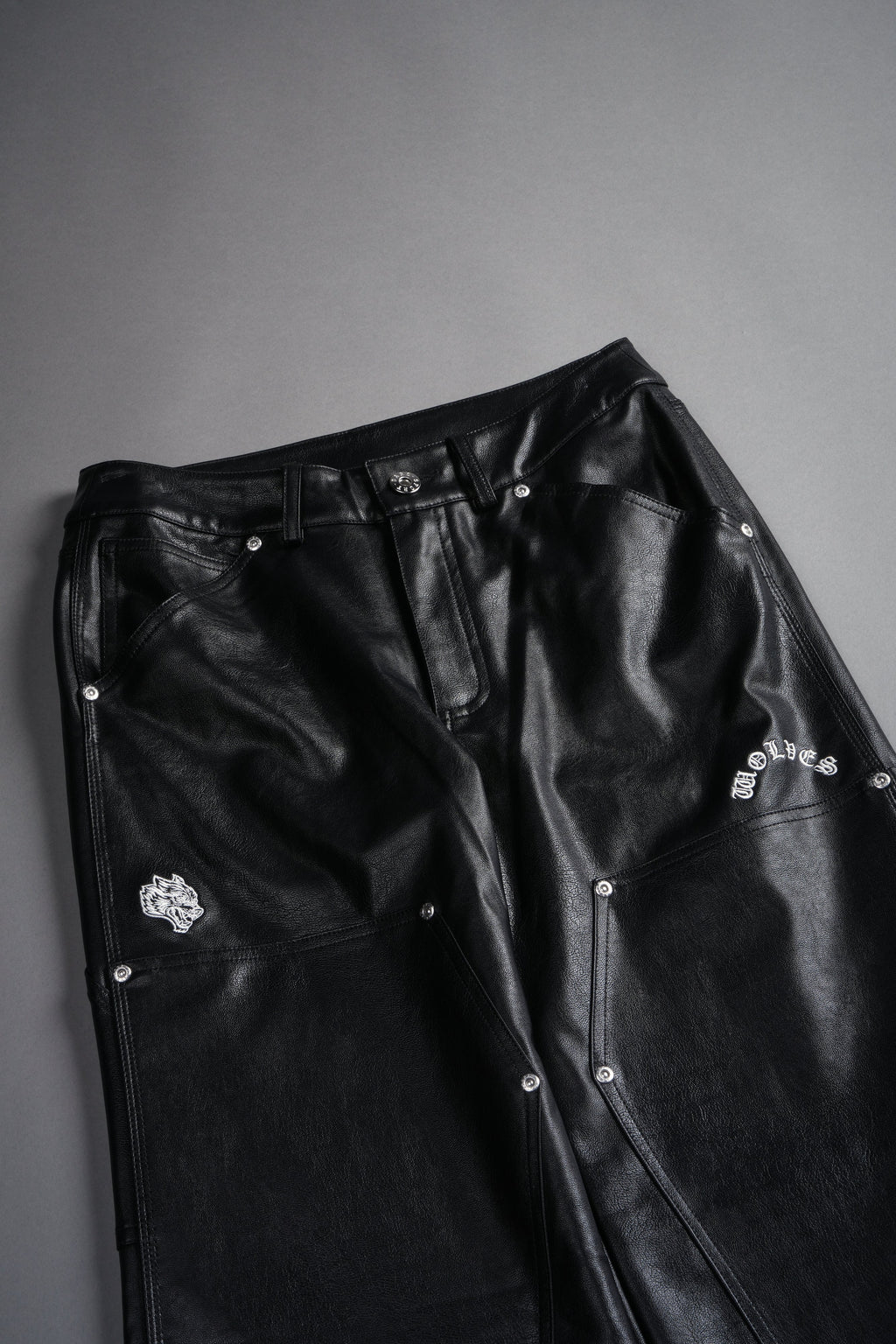 Wolf Chopper Ryder Faux Leather Pants in Black - imagem 8