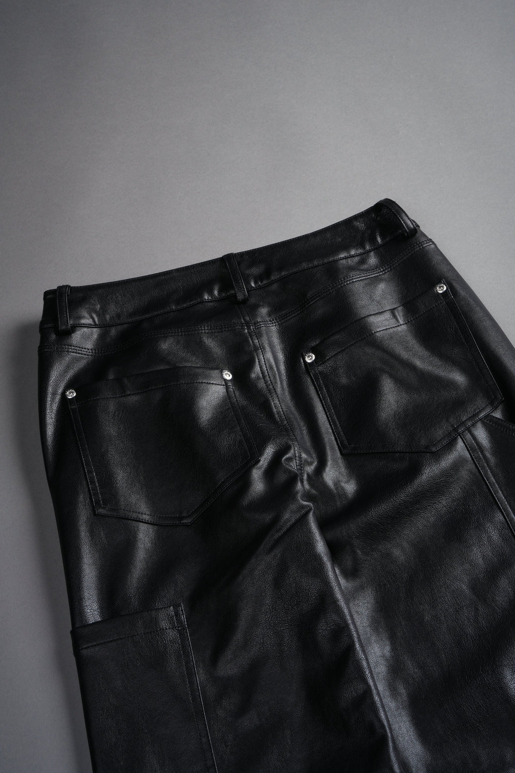 Wolf Chopper Ryder Faux Leather Pants in Black - imagem 9