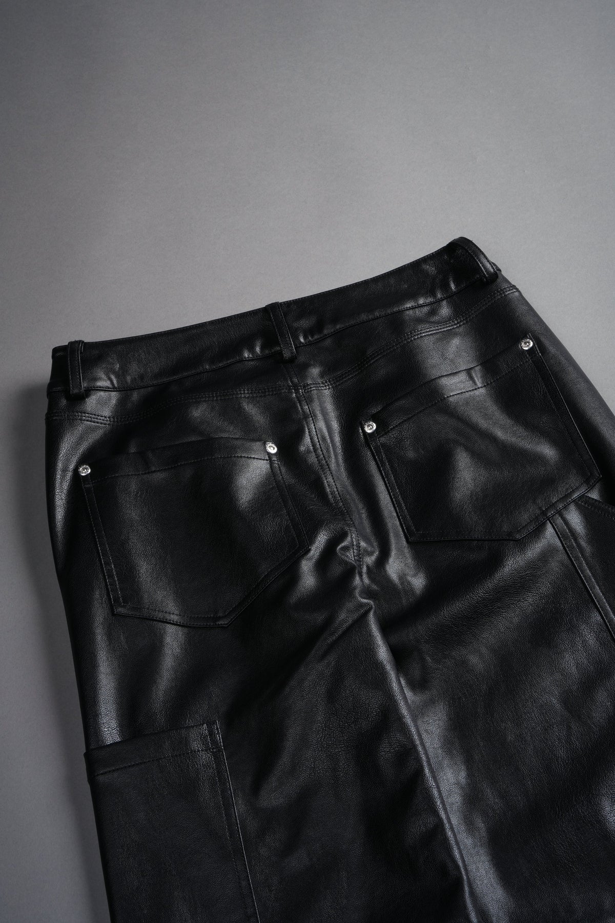 Wolf Chopper Ryder Faux Leather Pants in Black - imagem 9