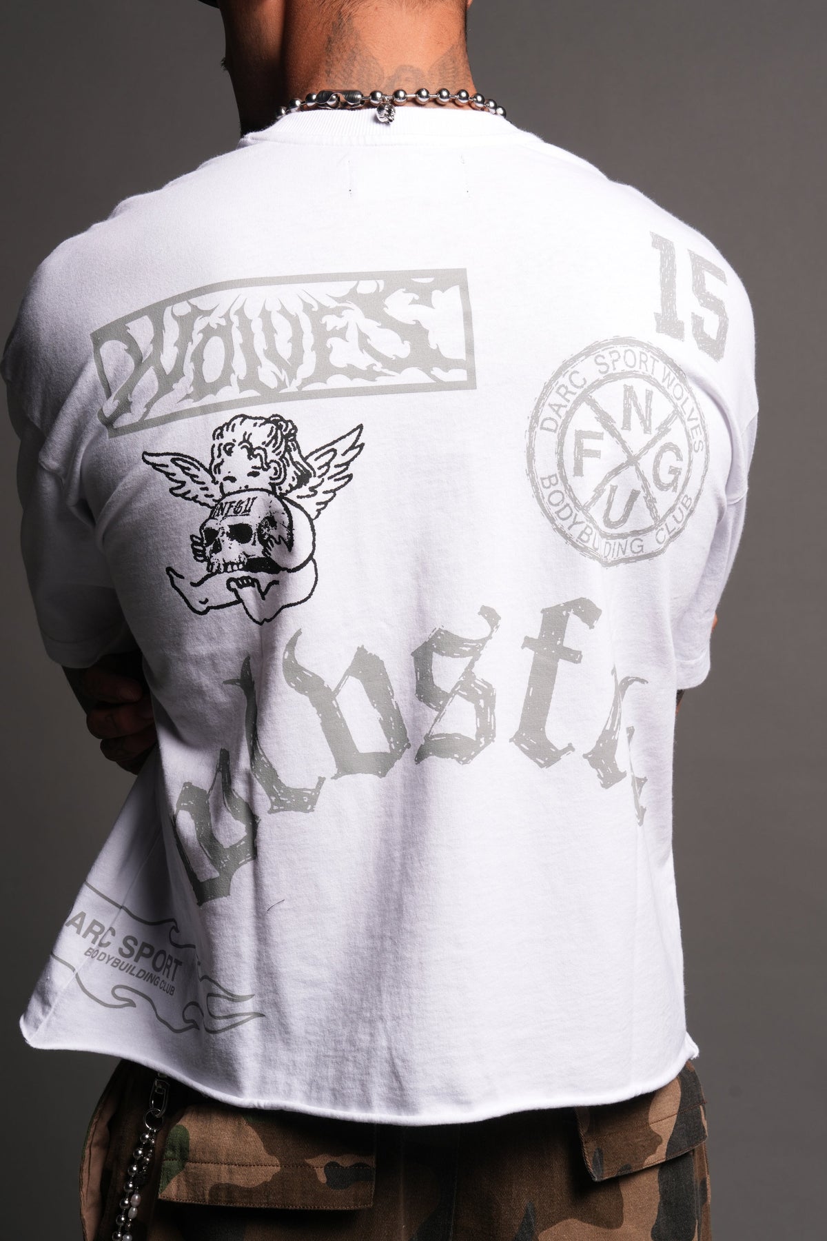 Flash Core Grunge Mid Length Raw Hem Tee In White - imagem 8