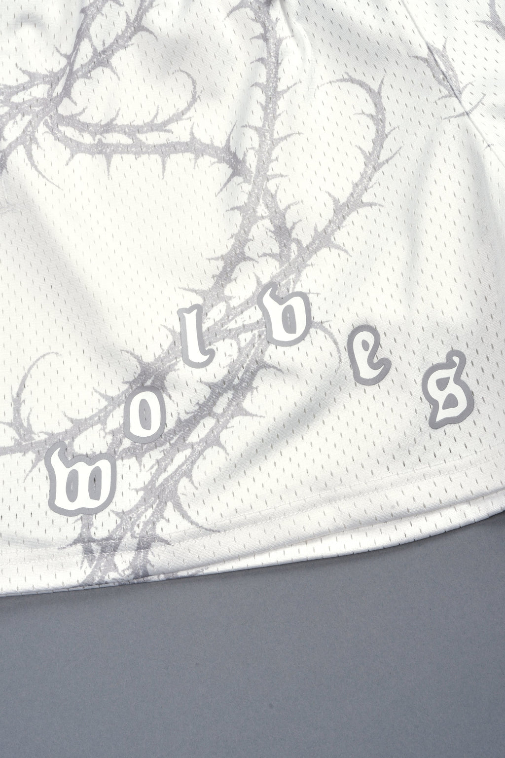 Thorns Frvr Mesh Shorts In White — imagem 6