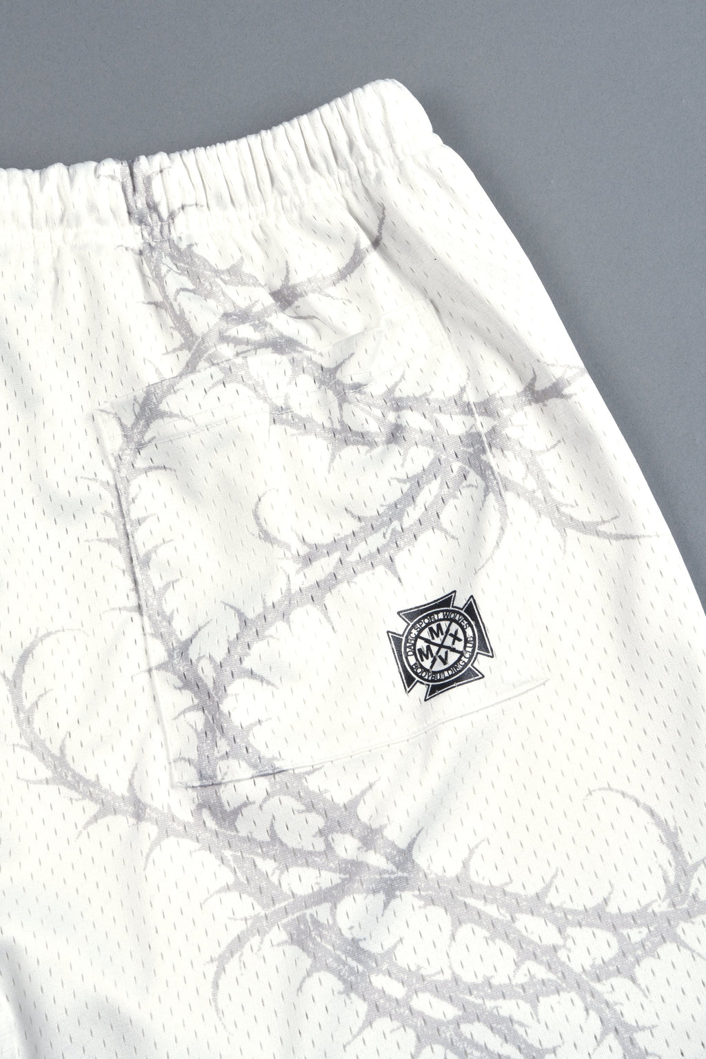 Thorns Frvr Mesh Shorts In White — imagem 7