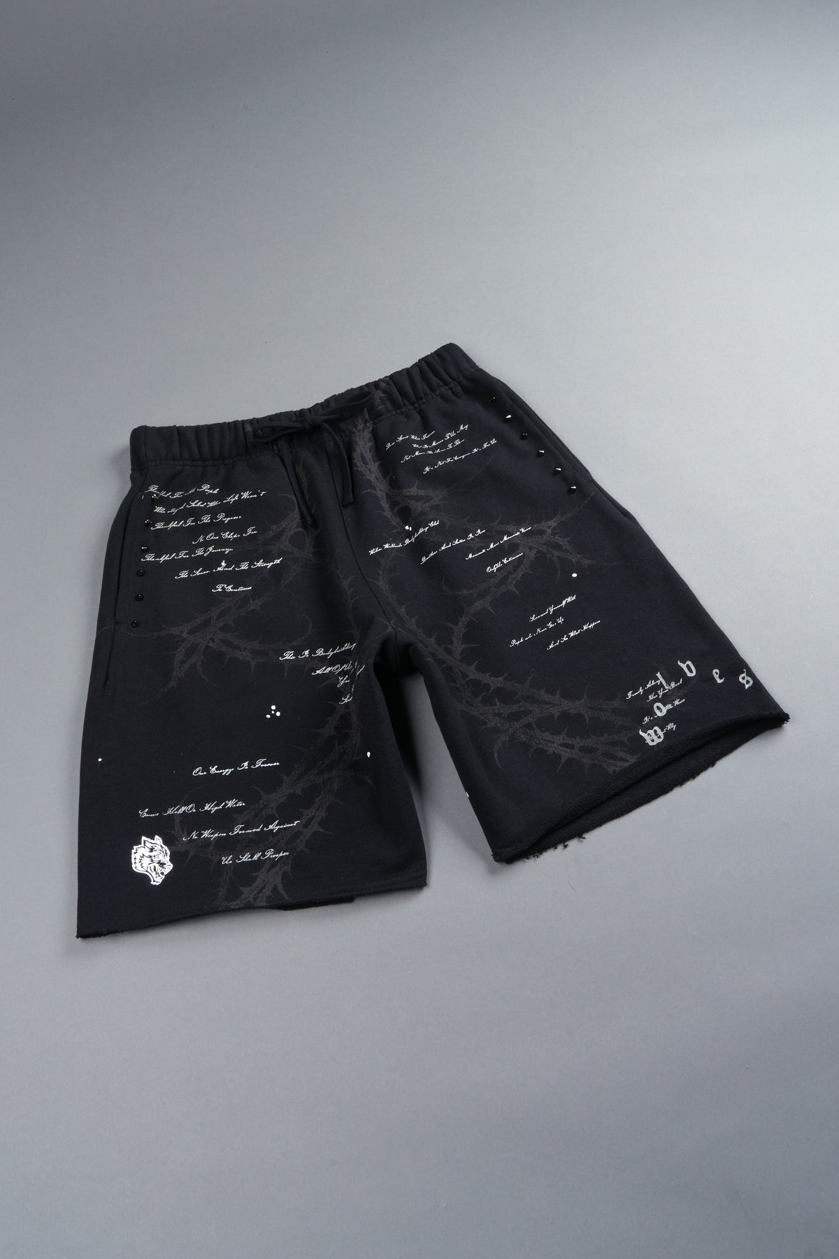 Thorns Frvr Grunge Oversized Raw Hem Post Lounge Sweat Shorts In Black - imagem 3