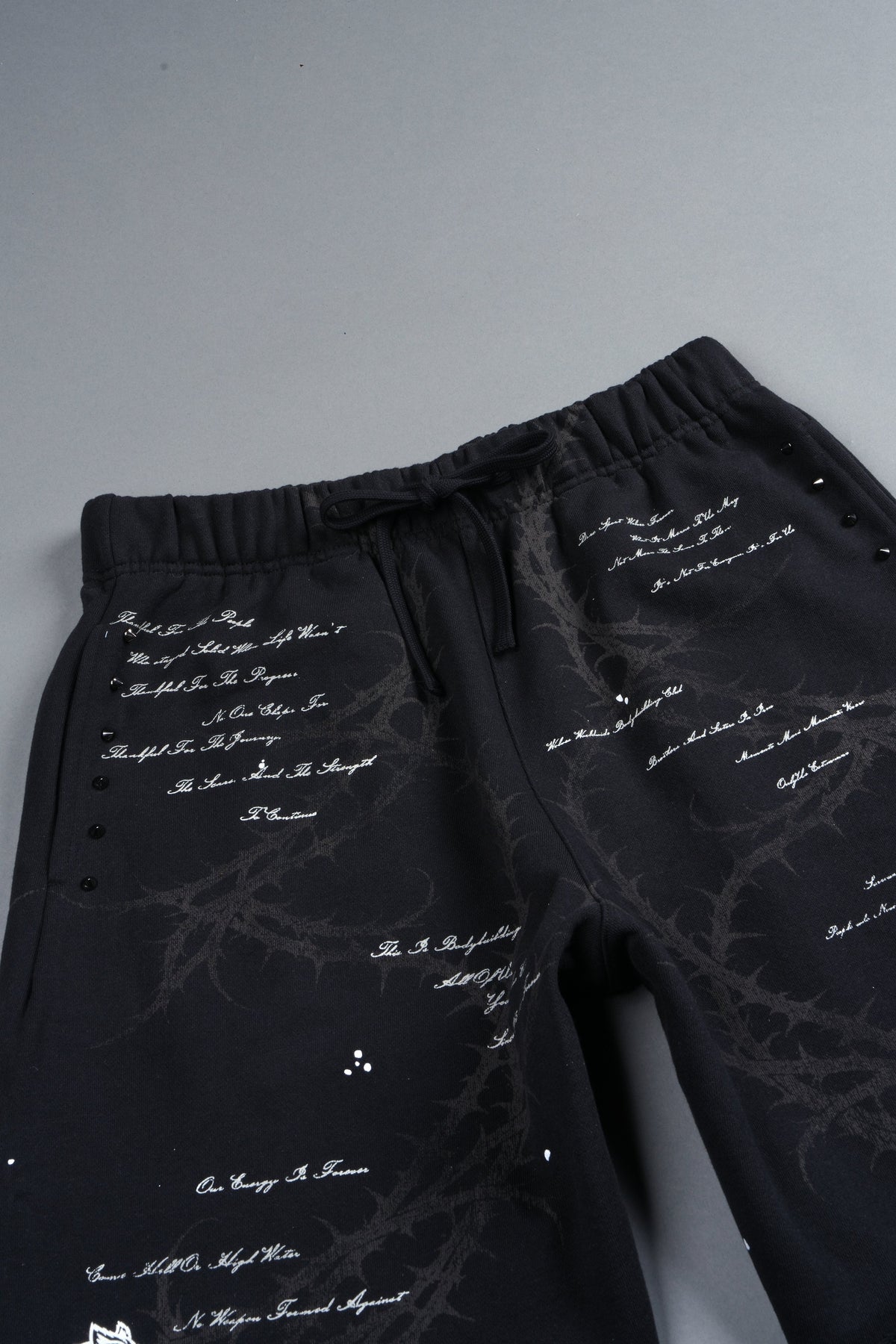 Thorns Frvr Grunge Oversized Raw Hem Post Lounge Sweat Shorts In Black - imagem 4