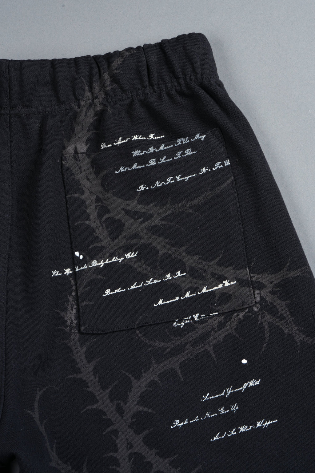 Thorns Frvr Grunge Oversized Raw Hem Post Lounge Sweat Shorts In Black - imagem 7