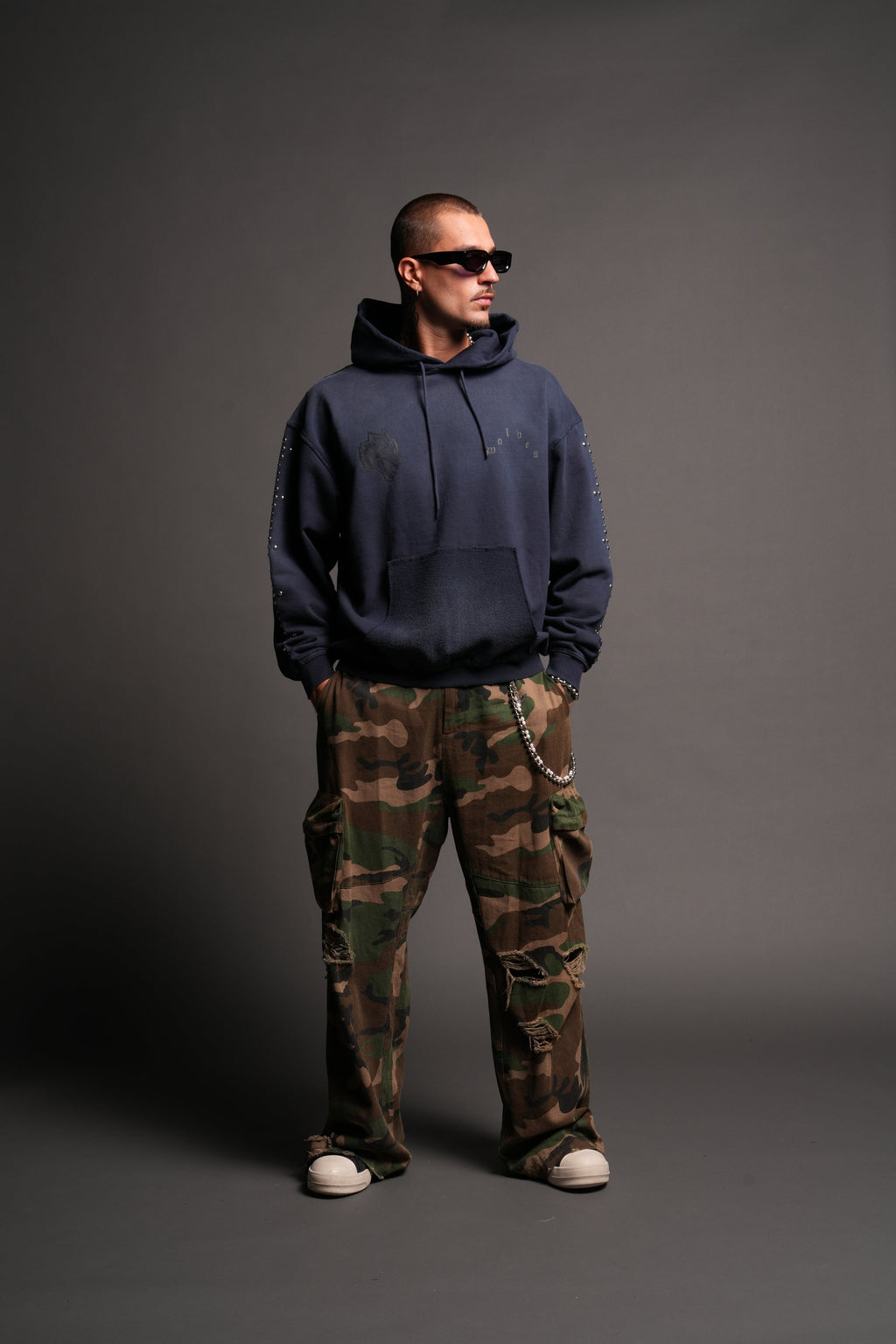 Wolves Heritage Grunge Moatis Hoodie In Navy Sun Fade - imagem 5