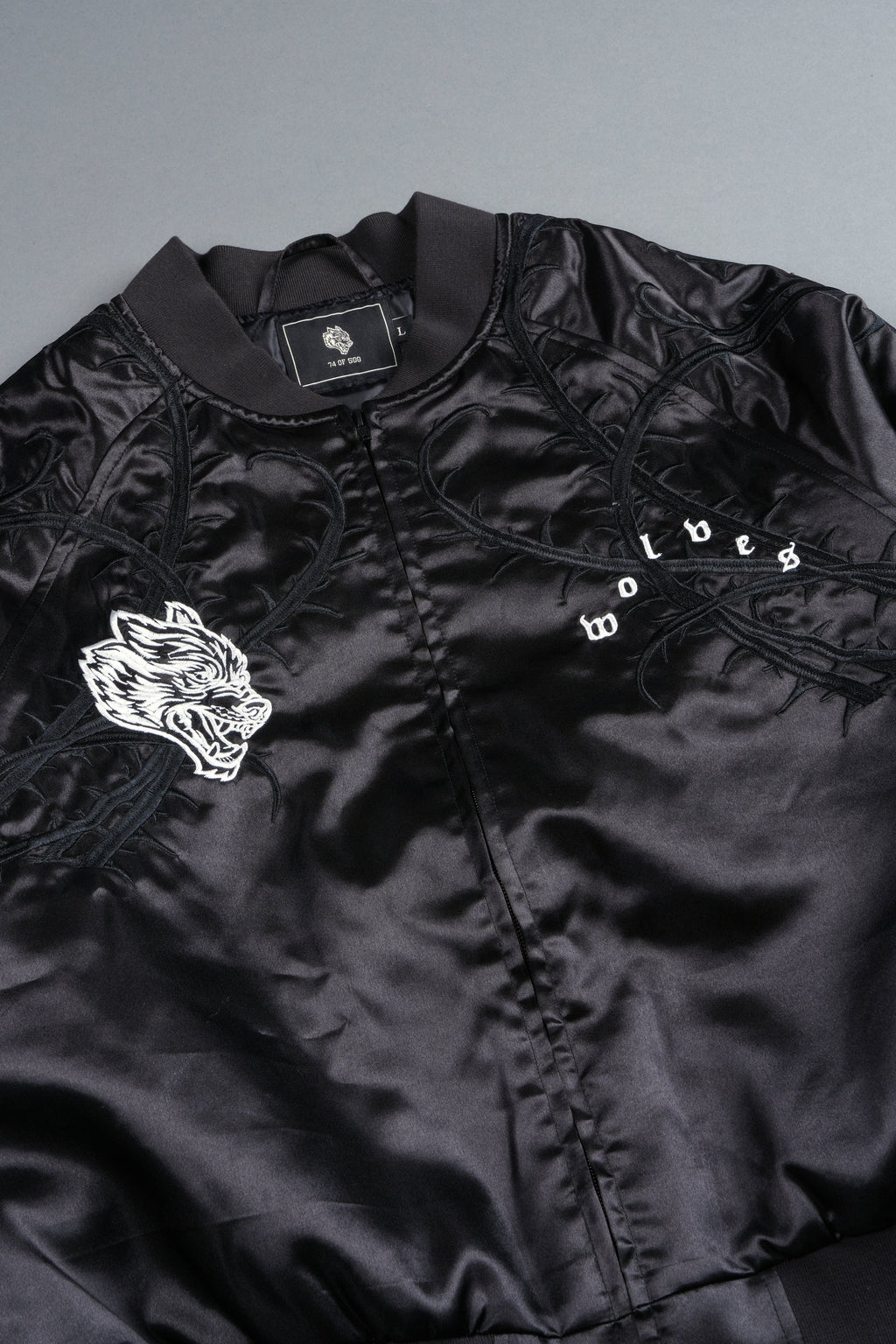 Thorns Frvr Cropped Satin Bomber Jacket In Black - imagem 4