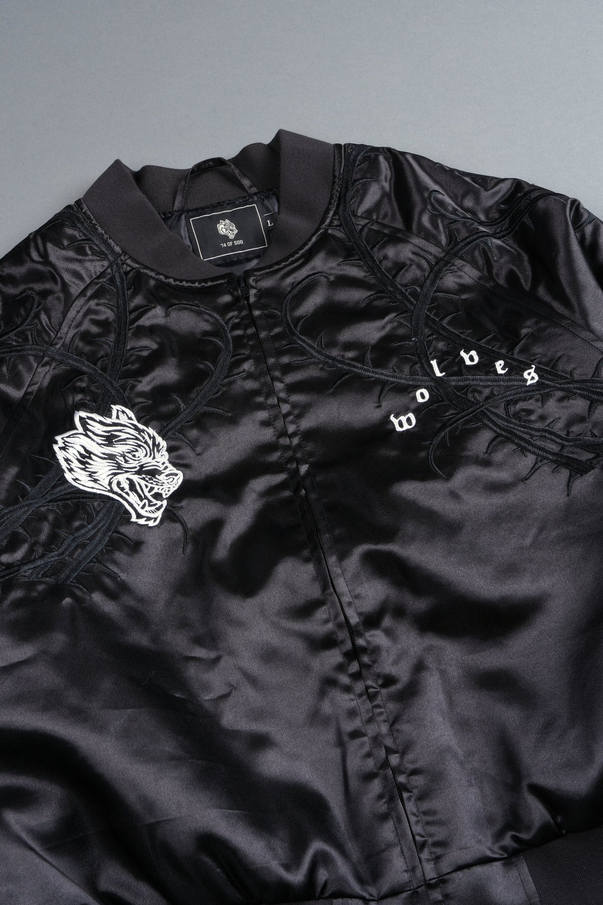 Thorns Frvr Cropped Satin Bomber Jacket In Black - imagem 4